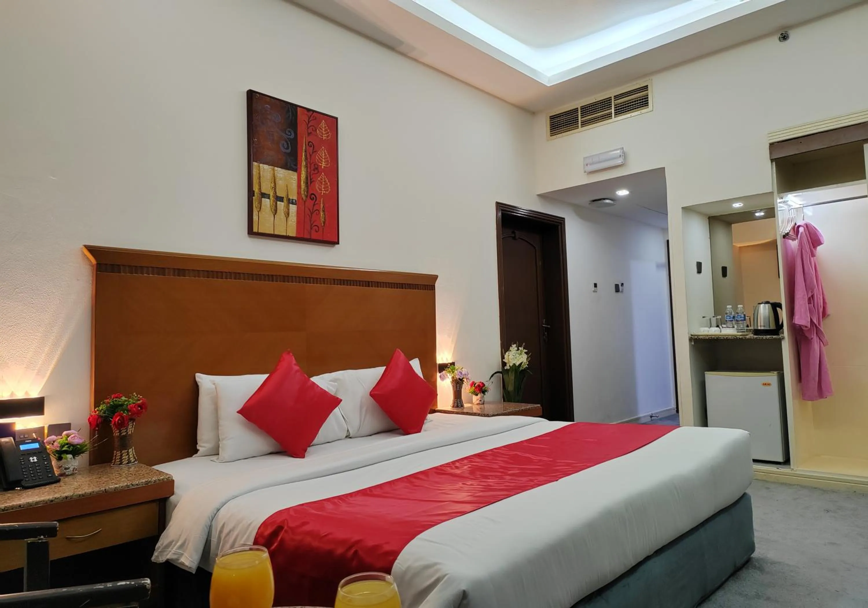 Bed in Le Paradise Palace Hotel Deira Dubai Al Rigga