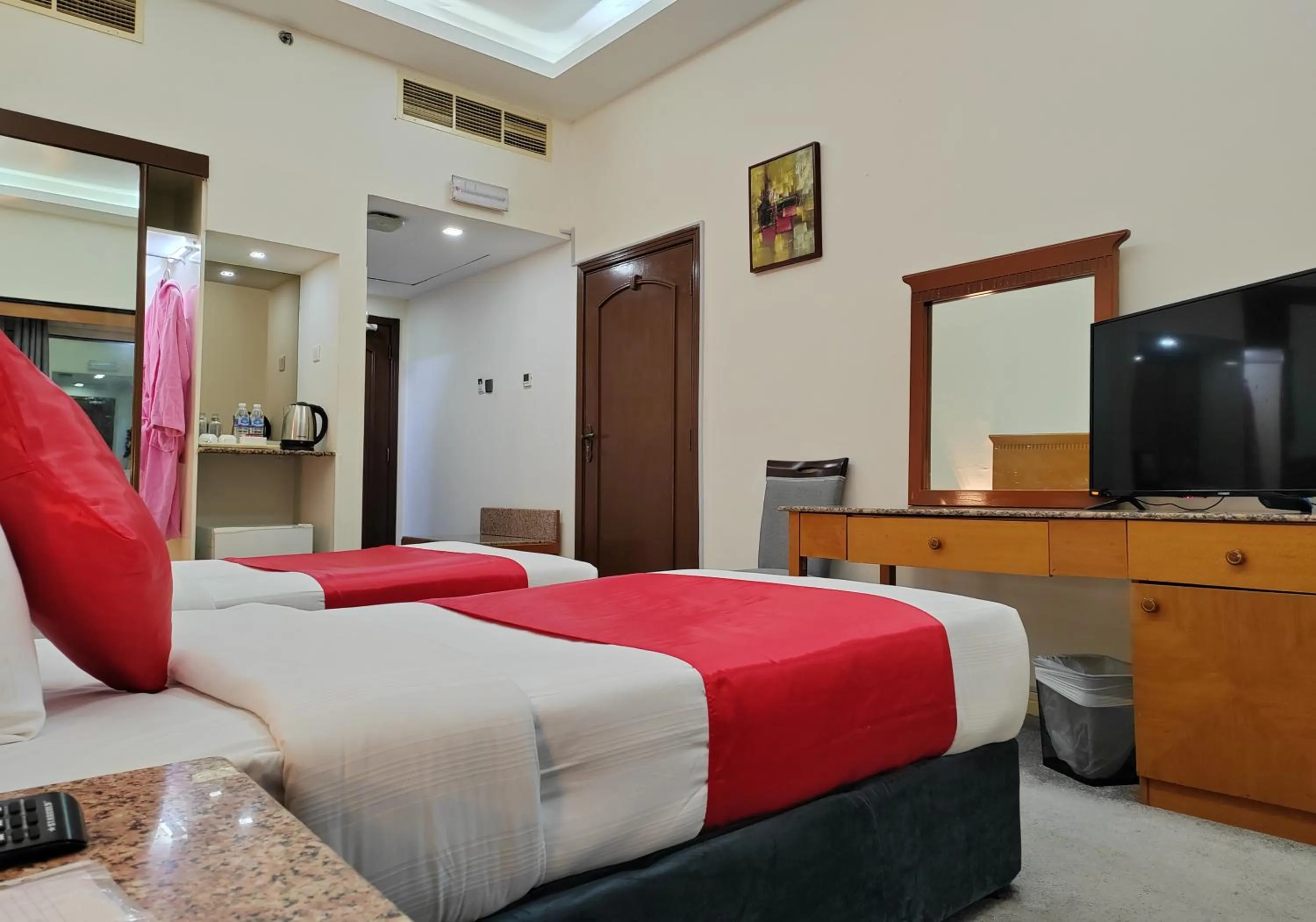 Bed in Le Paradise Palace Hotel Deira Dubai Al Rigga