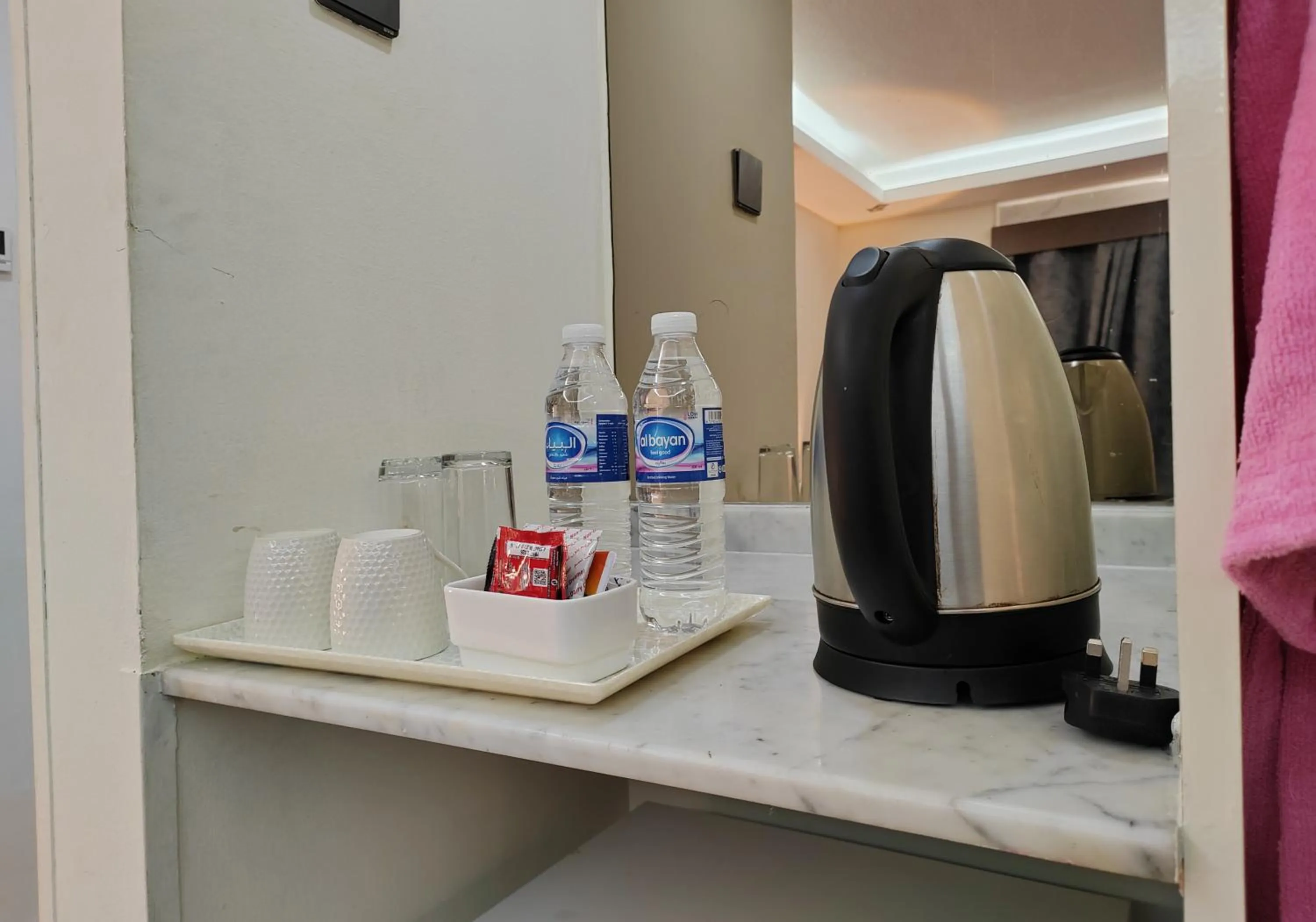 Coffee/tea facilities in Le Paradise Palace Hotel Deira Dubai Al Rigga