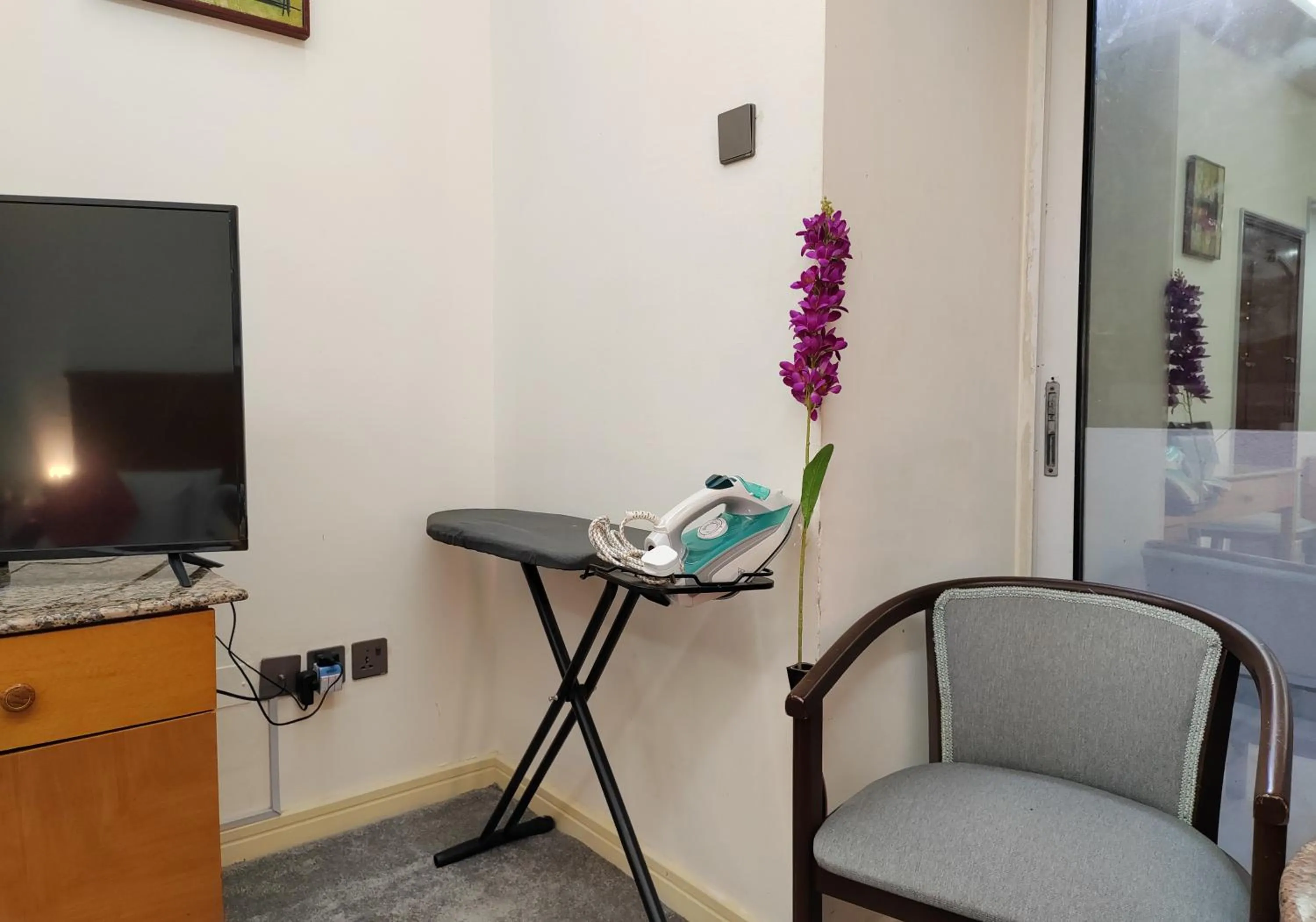 TV and multimedia in Le Paradise Palace Hotel Deira Dubai Al Rigga