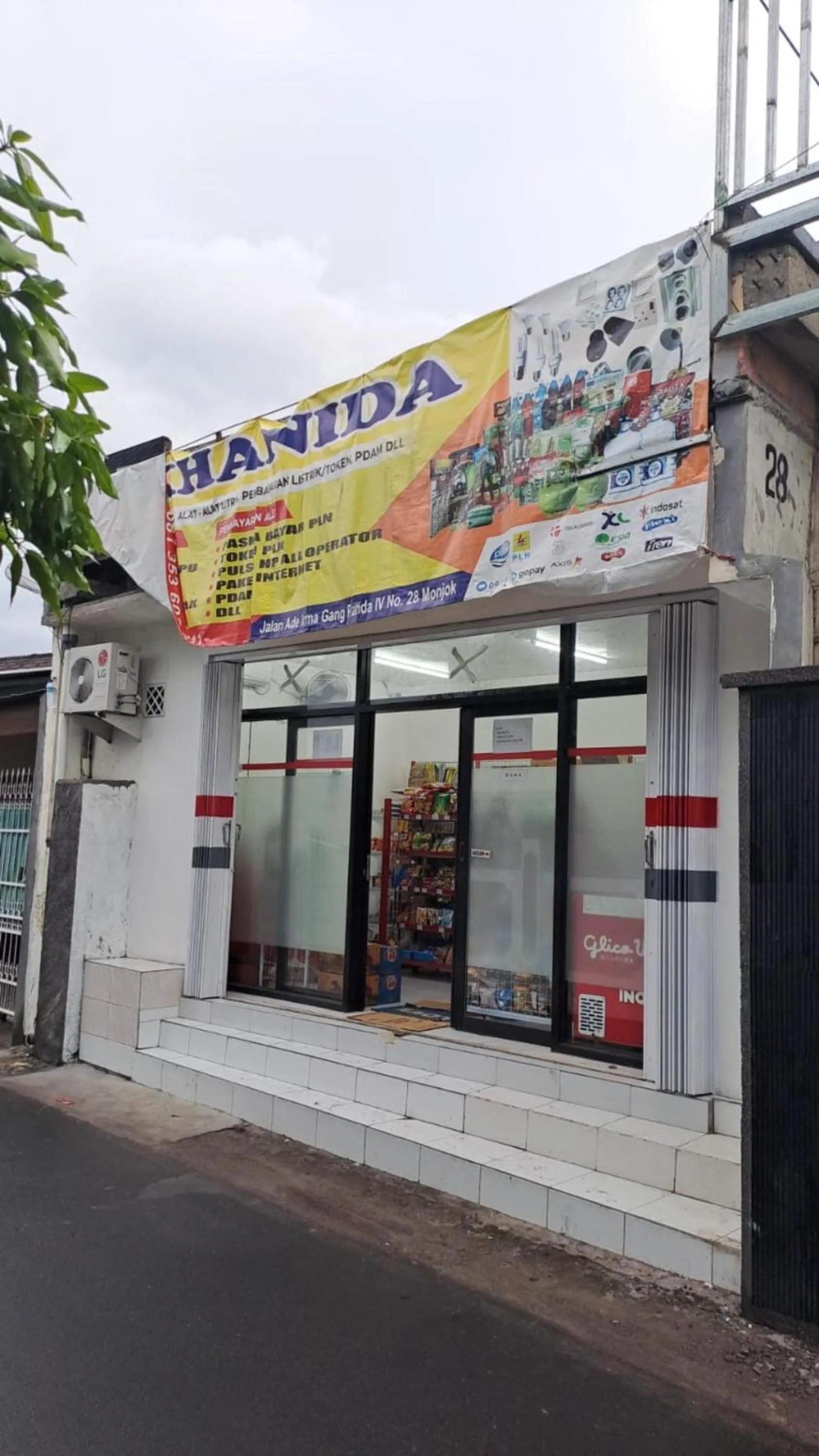 Supermarket/grocery shop in Bintang Khanida Syari'ah