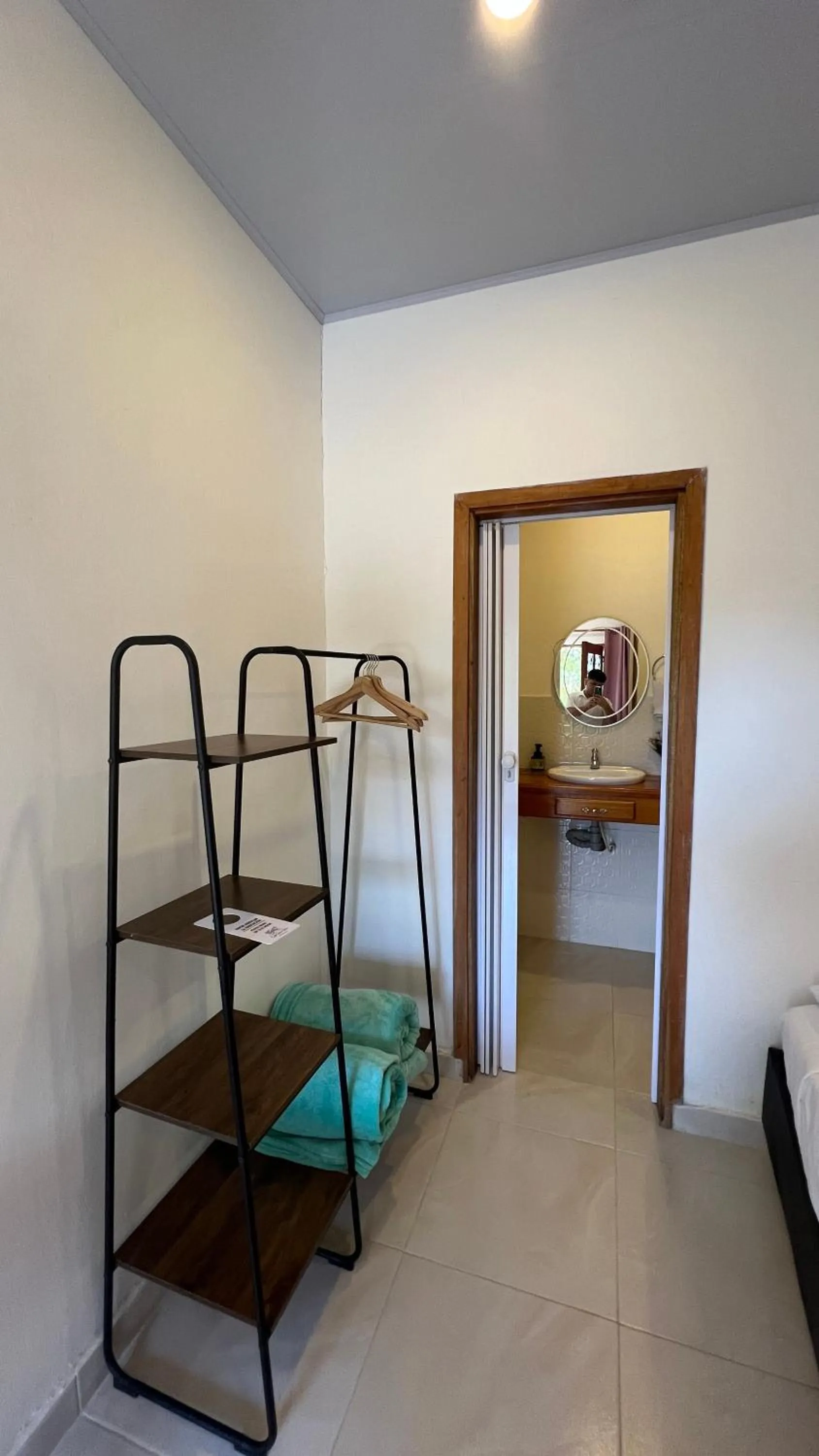 Photo of the whole room, Bed in Coffee House Minca