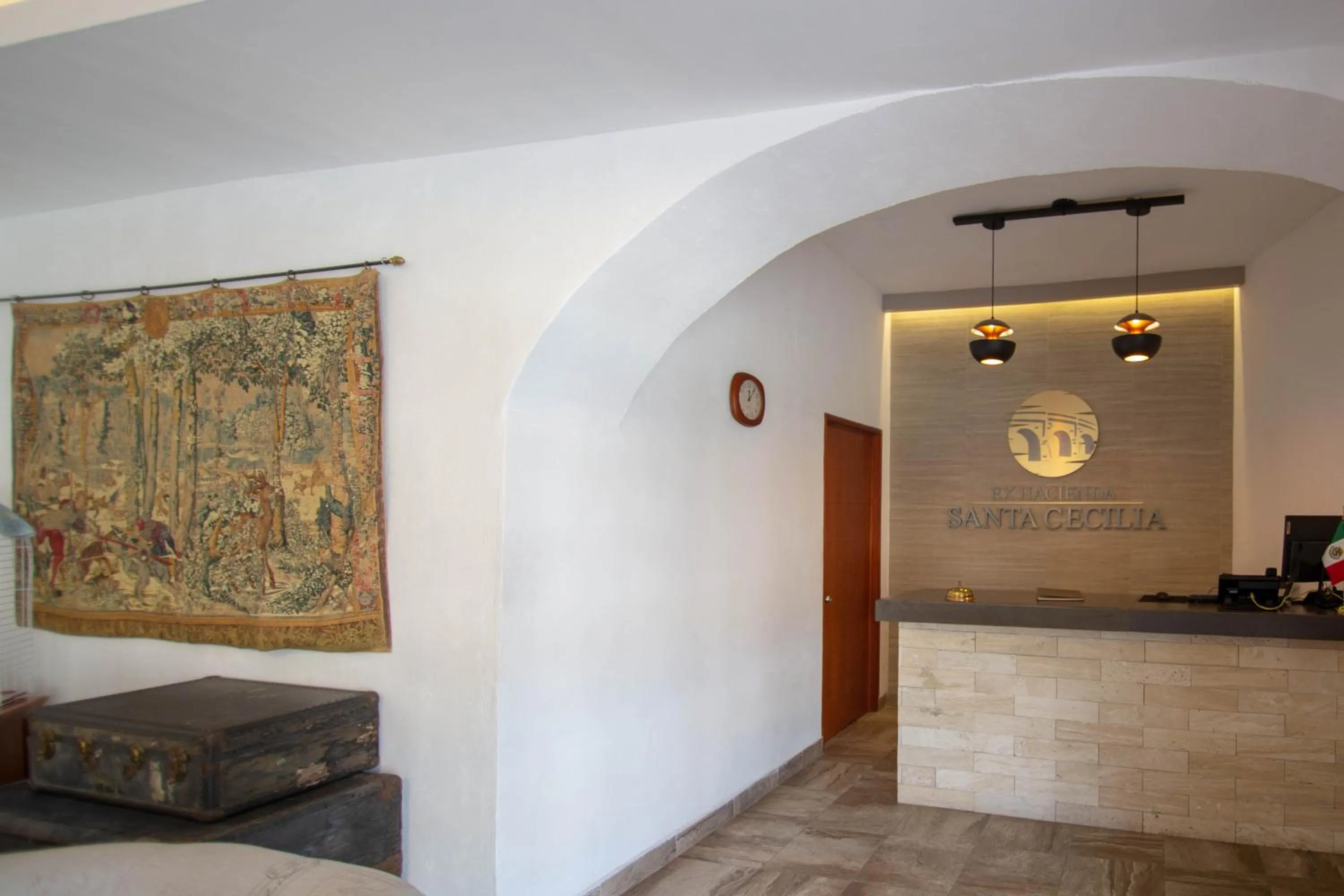 On-site shops in Ex Hacienda Santa Cecilia