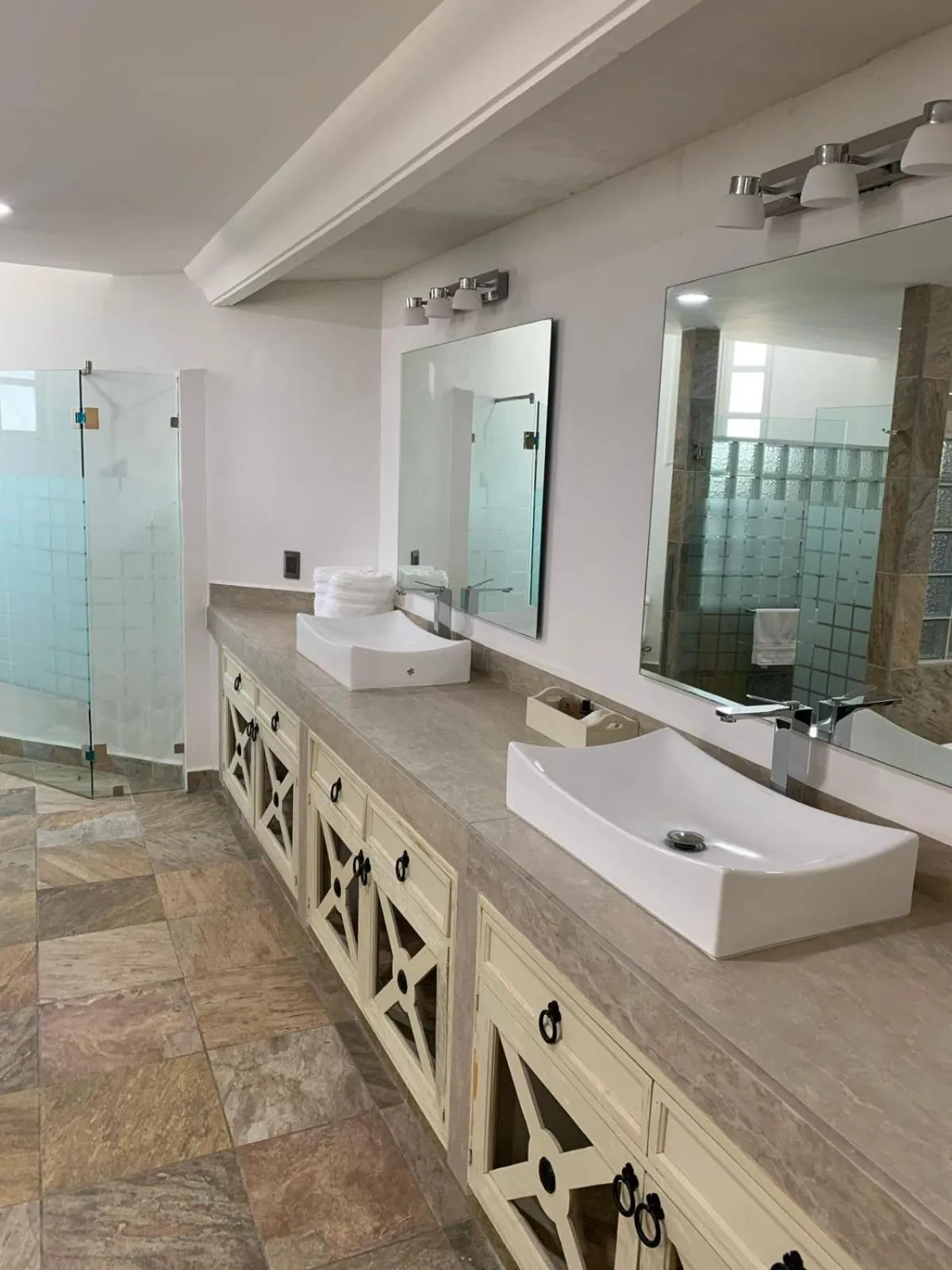 Shower in Ex Hacienda Santa Cecilia