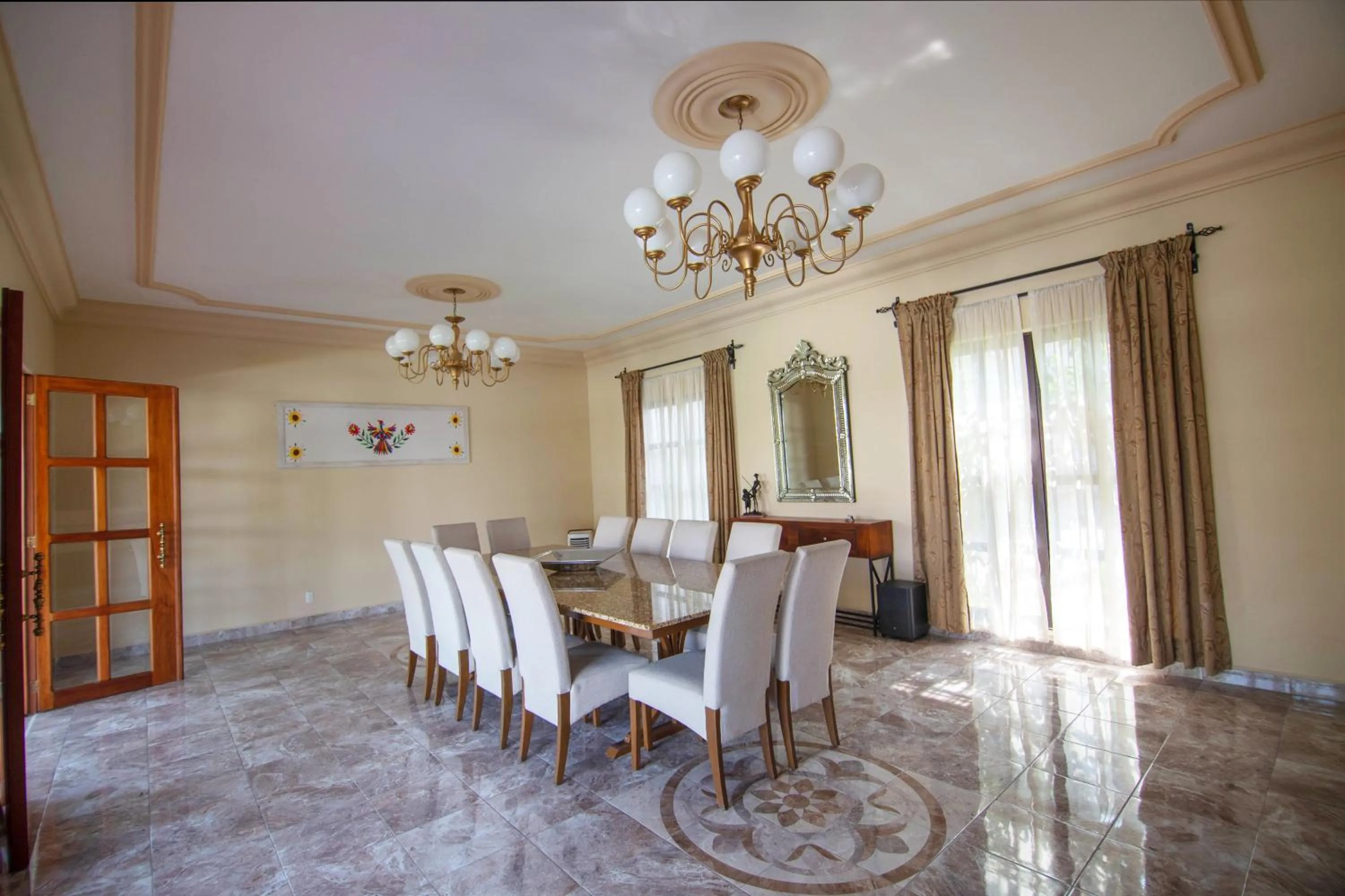 Business facilities in Ex Hacienda Santa Cecilia