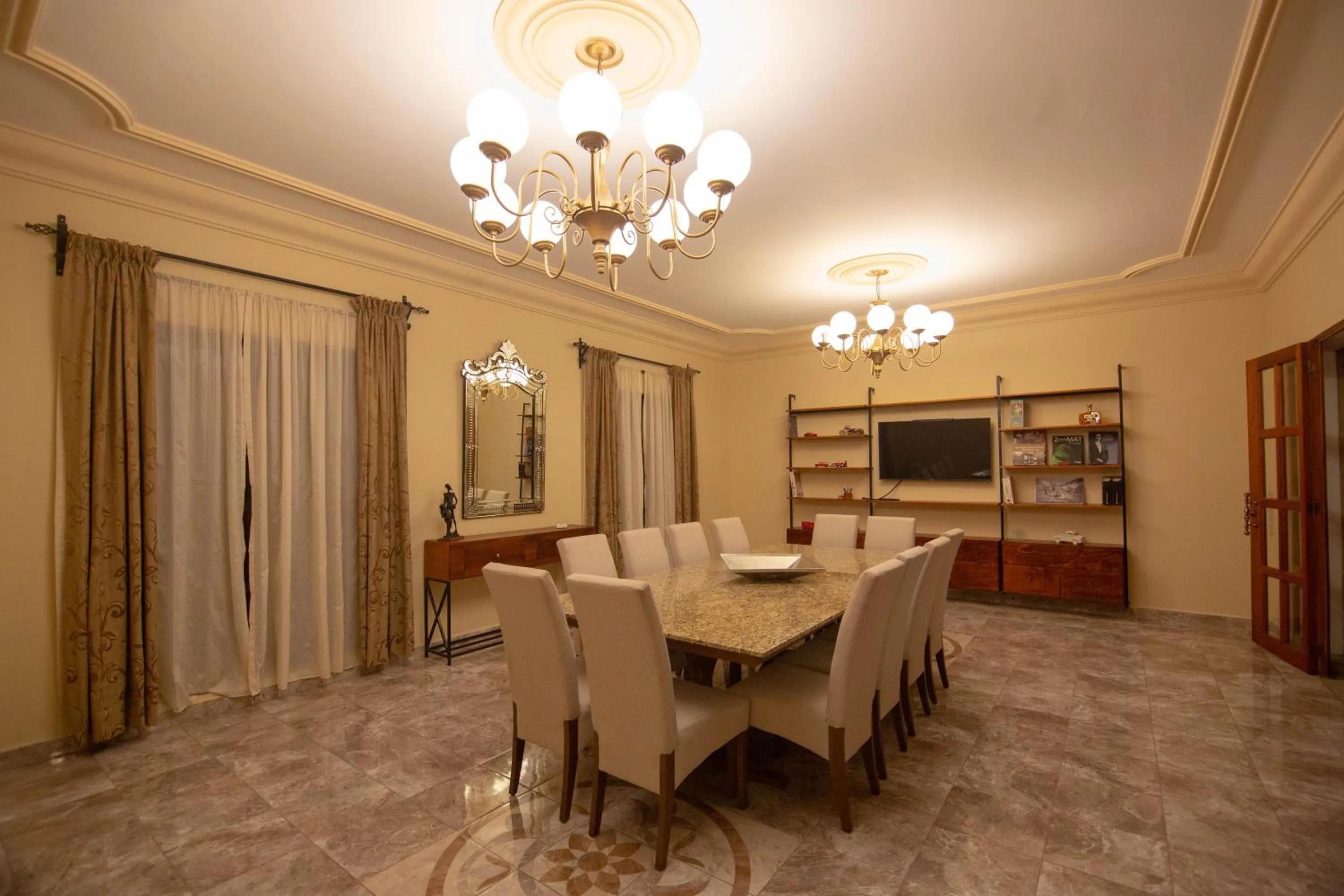 TV and multimedia in Ex Hacienda Santa Cecilia