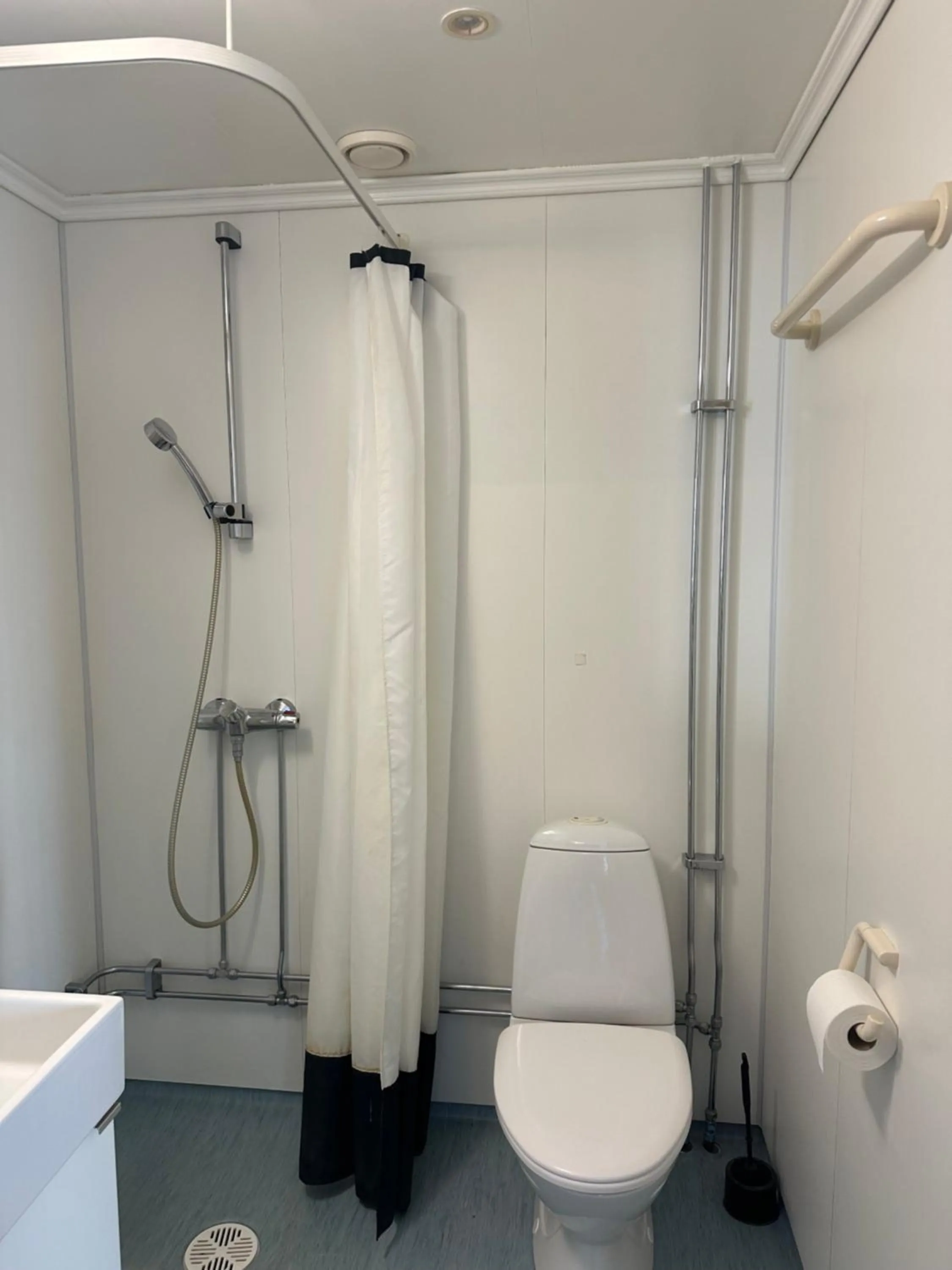 Bathroom in Oslo Airport Budget Apartments