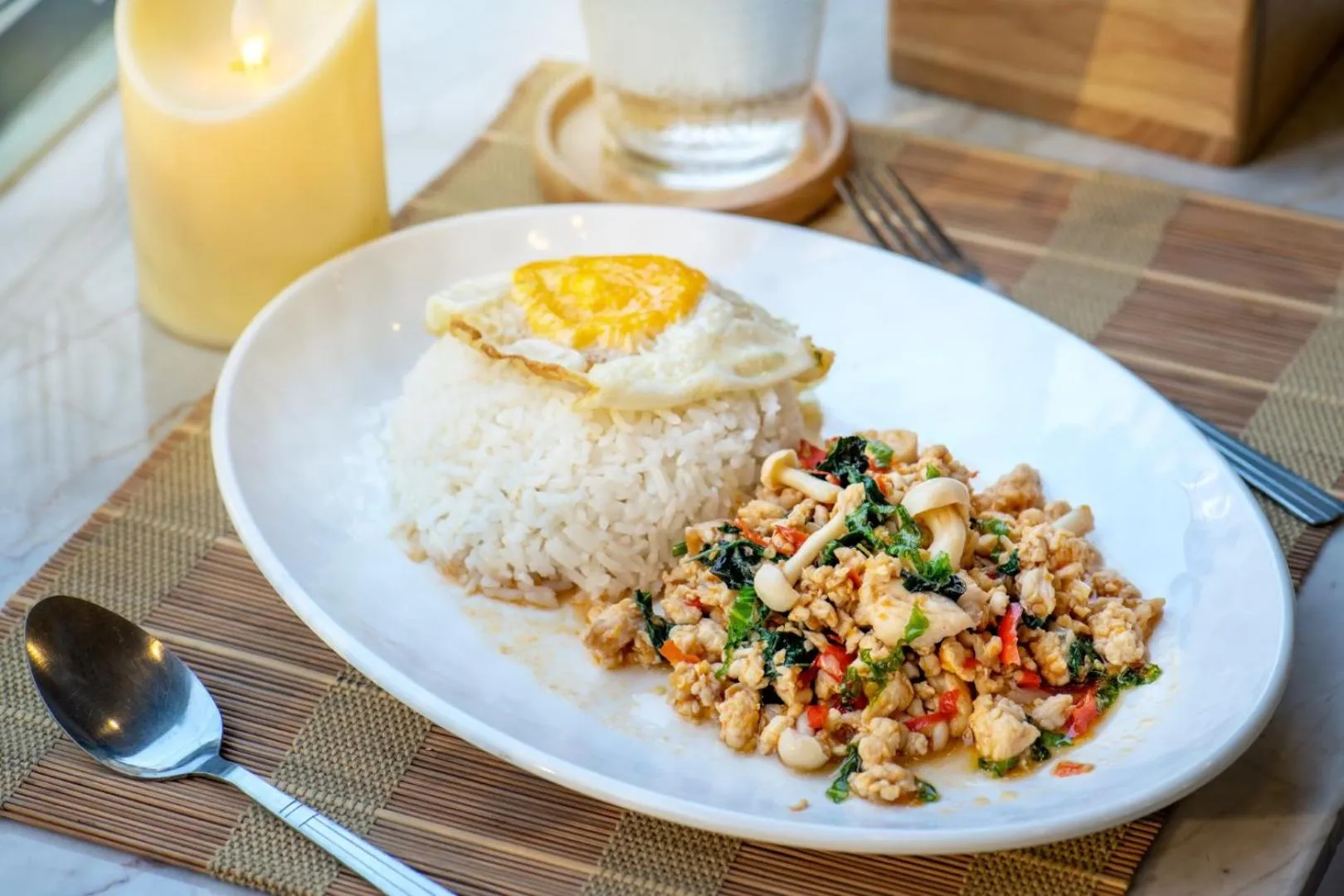 Breakfast in De Lux Bangkok Hotel