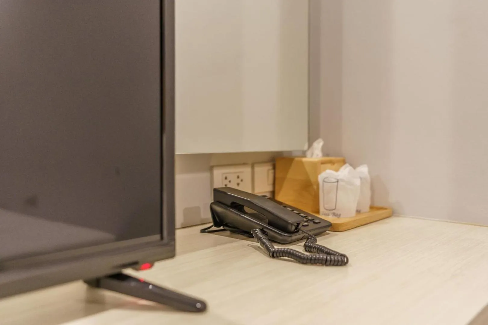 TV and multimedia in De Lux Bangkok Hotel