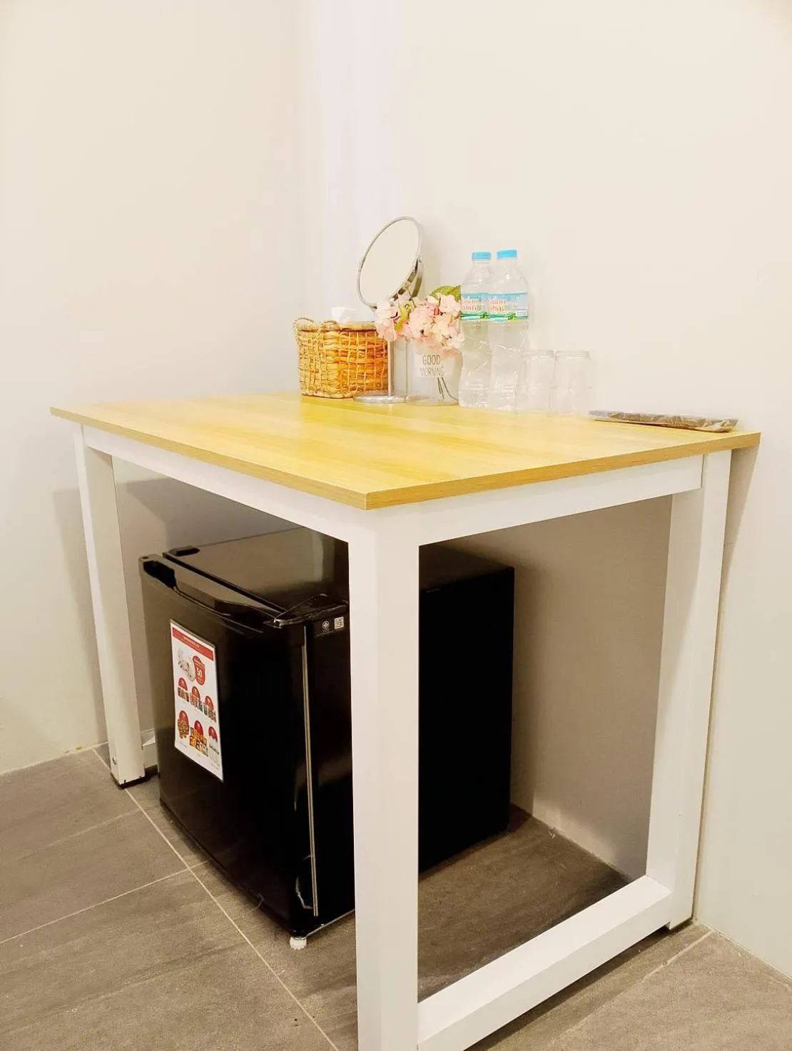 Area and facilities in De Lux Bangkok Hotel