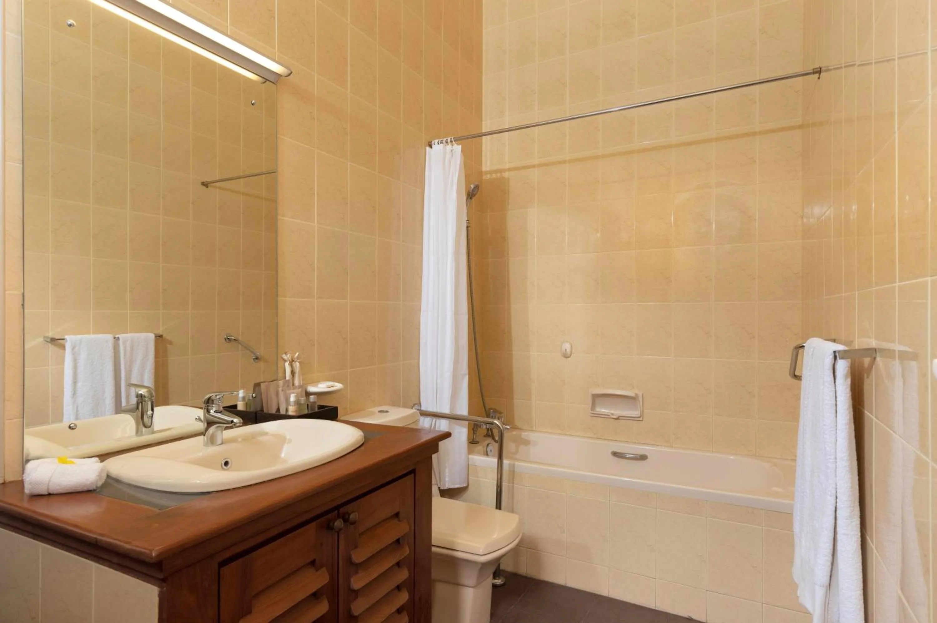 Bathroom in Jetwing Hoffmann Bungalow