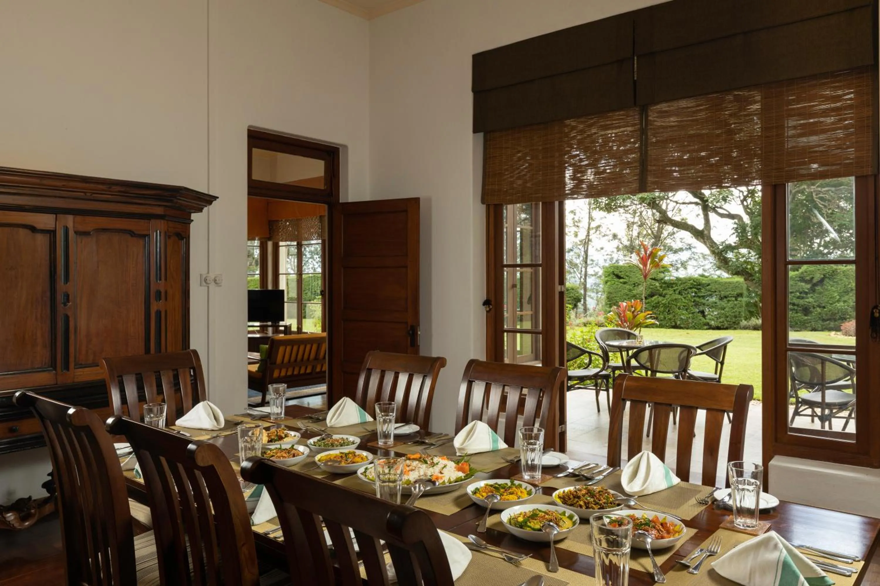 Dining area in Jetwing Hoffmann Bungalow