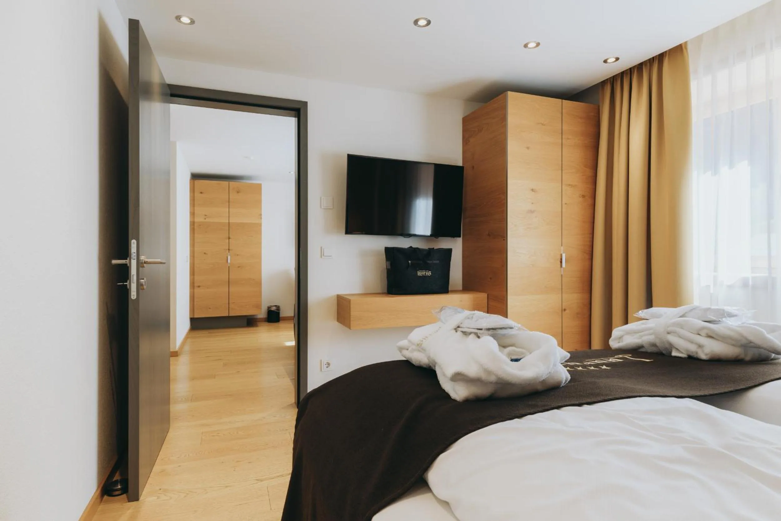 Bed in Apart-Hotel Laurus Lech