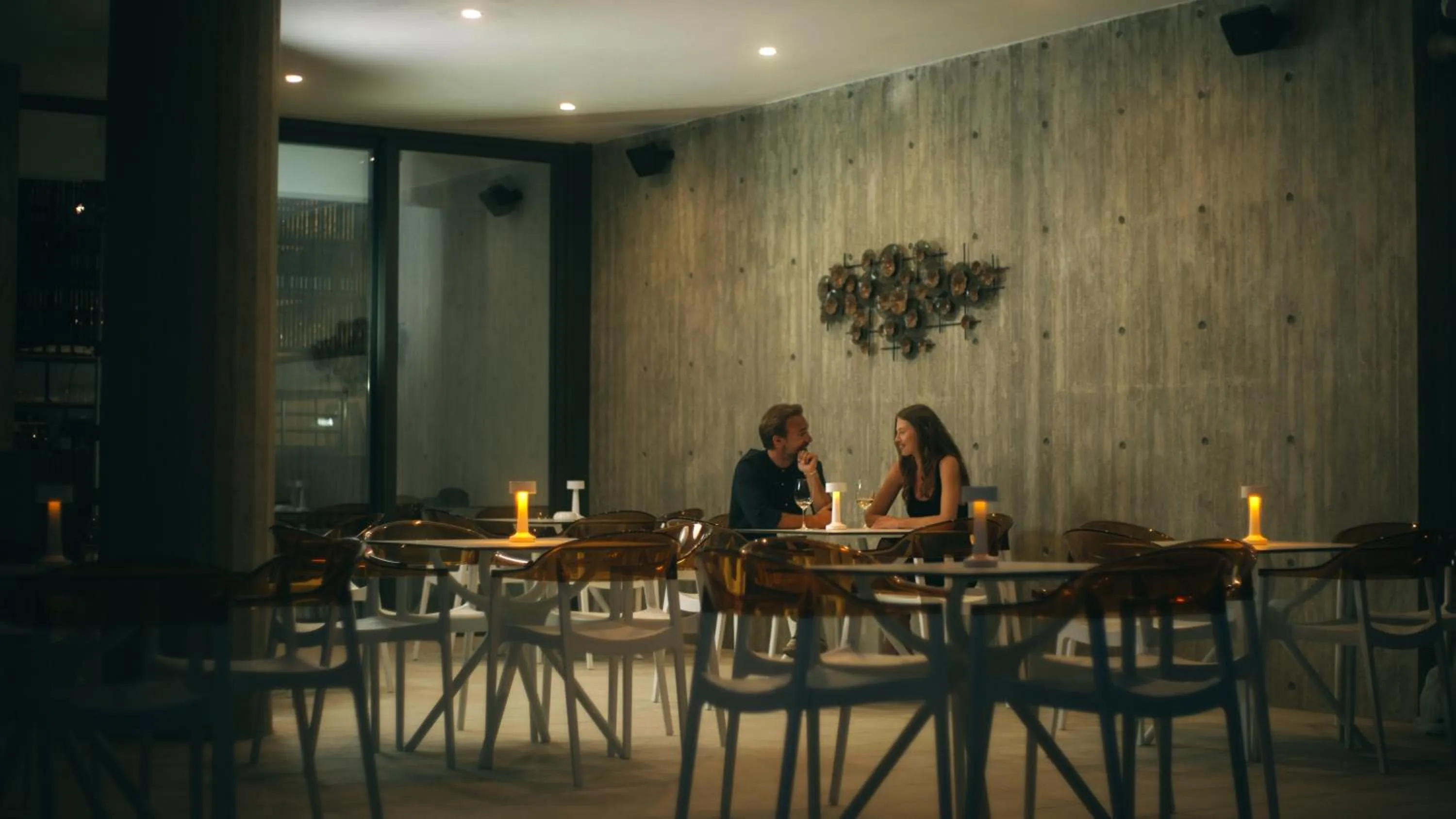 Restaurant/places to eat in Regency Boutique Hotel Holiday Suites