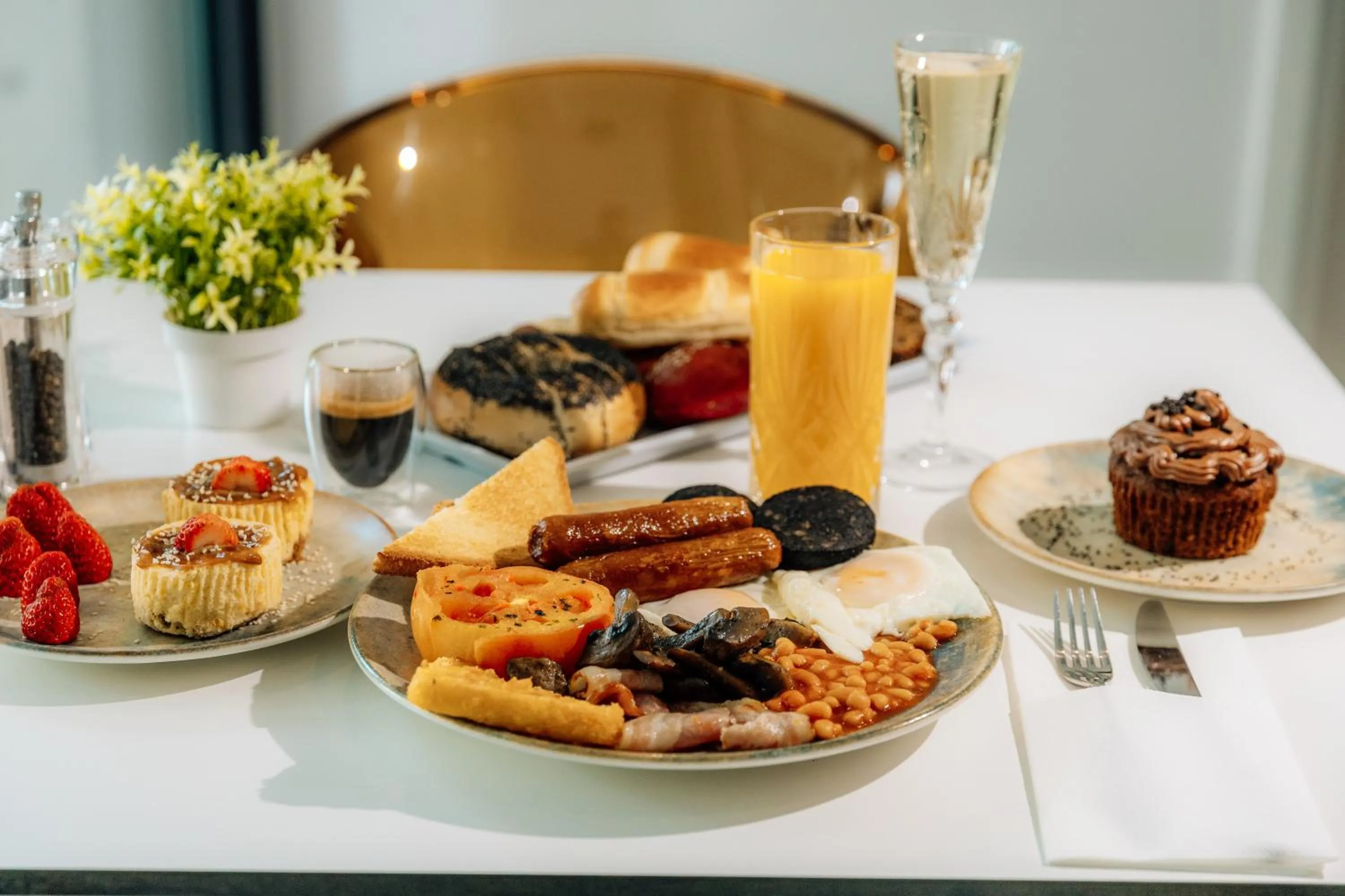 Buffet breakfast in Regency Boutique Hotel Holiday Suites