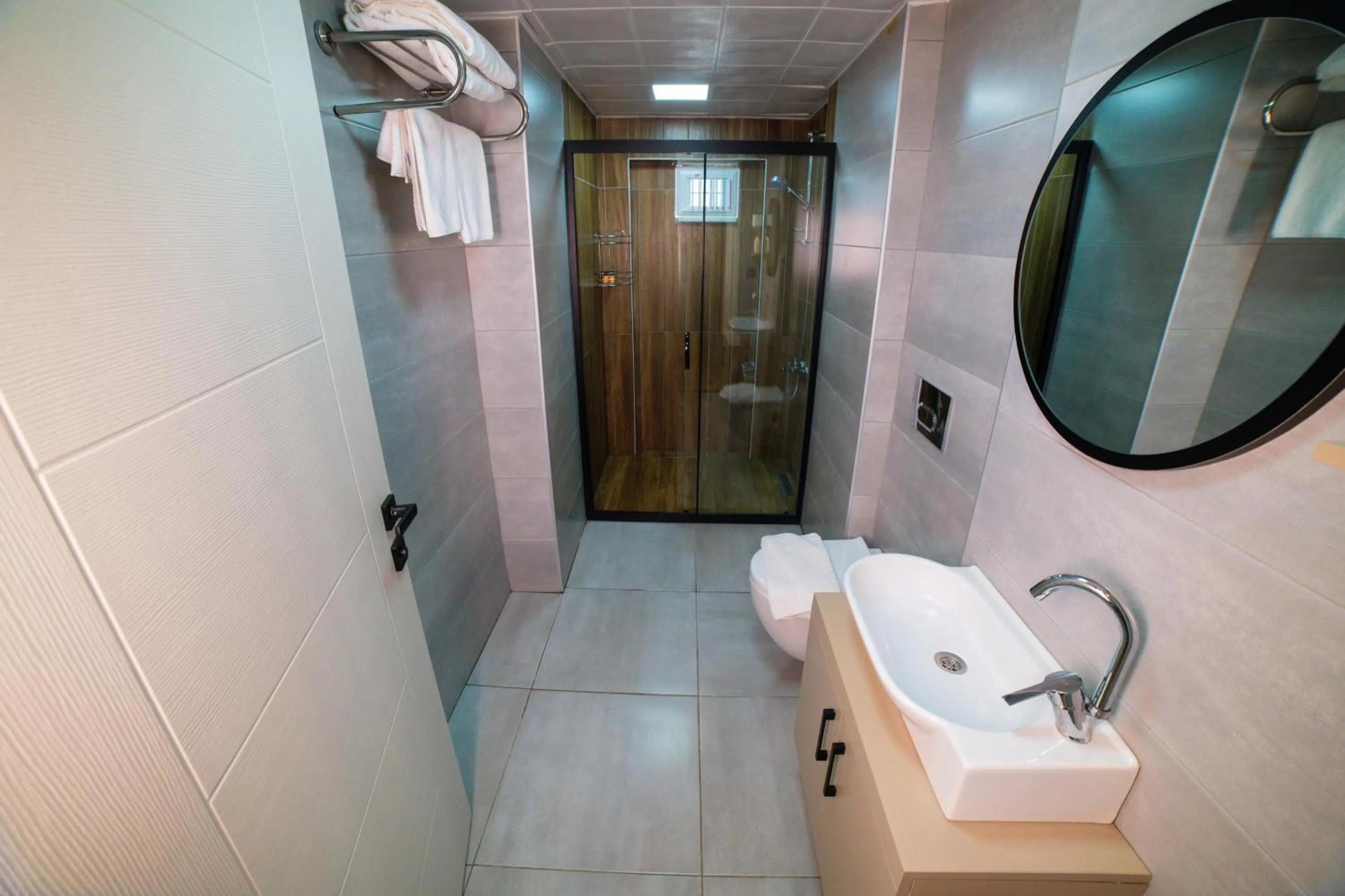 Shower in Moon Suites