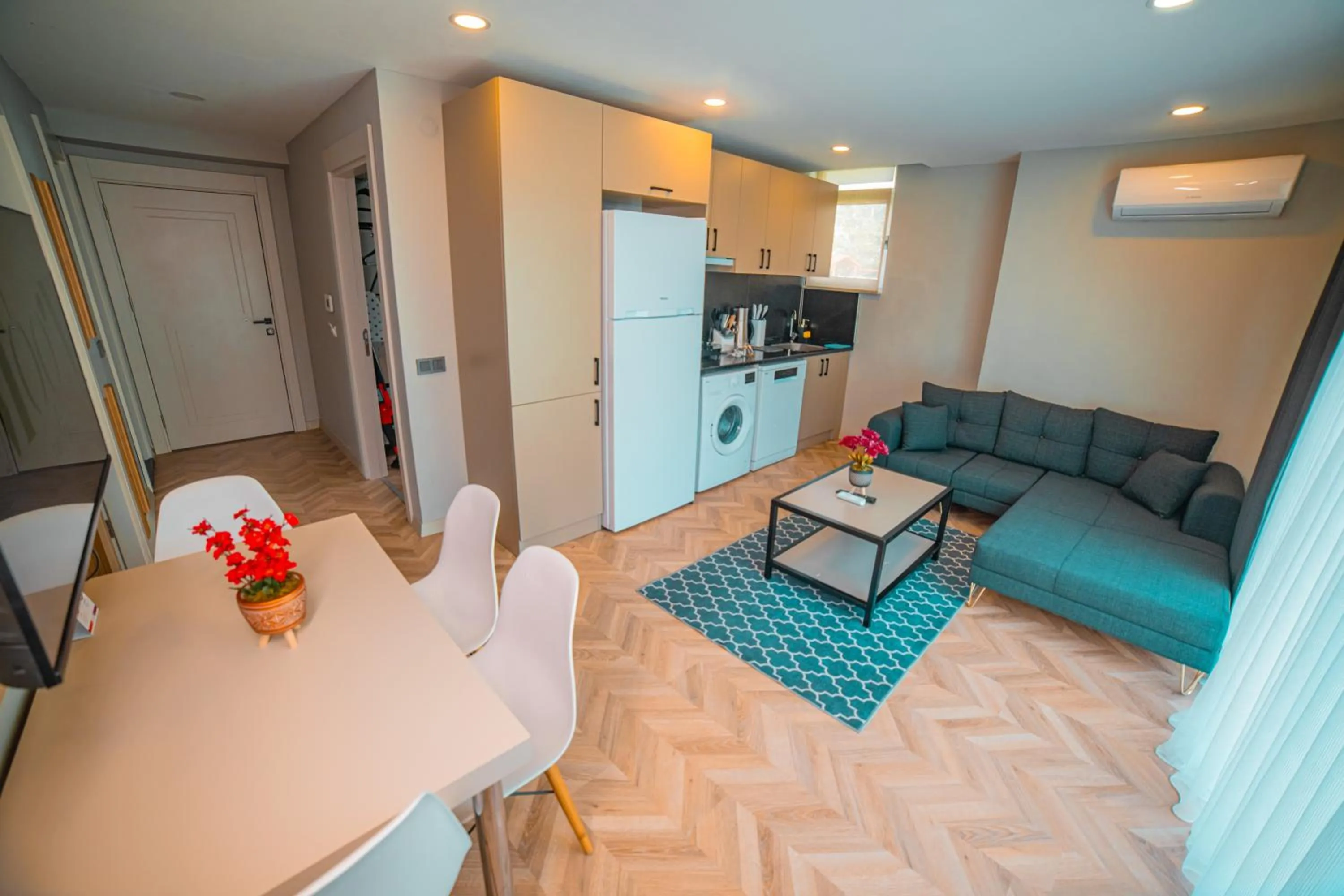 Kitchen or kitchenette in Moon Suites