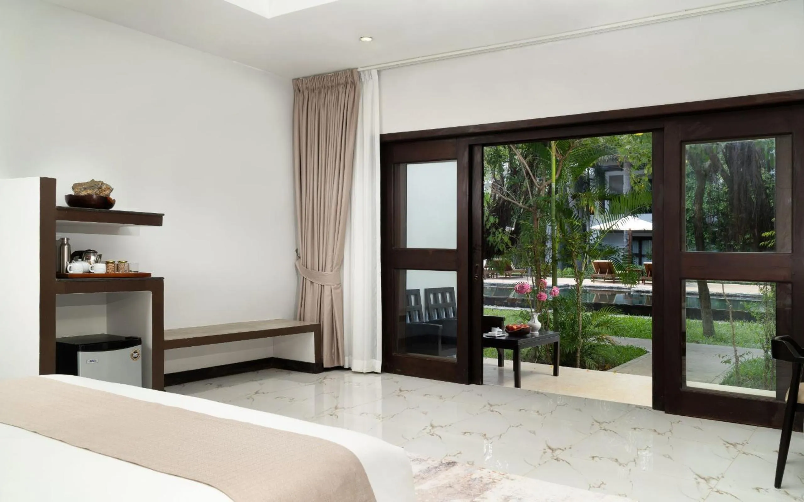 Patio, Bed in The Elephant