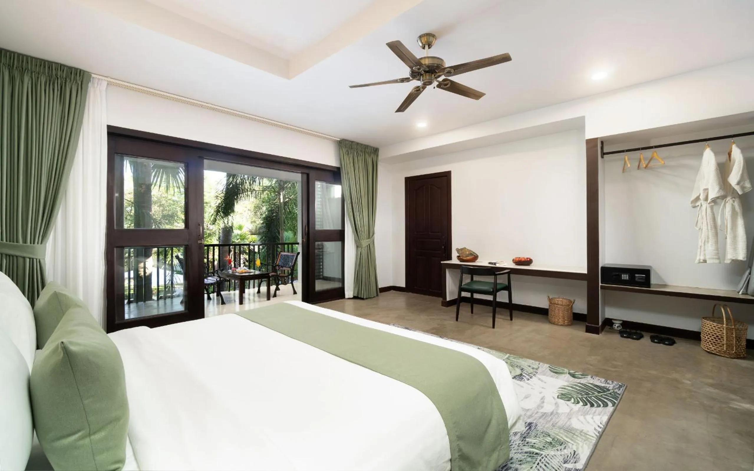 Photo of the whole room, Bed in The Elephant