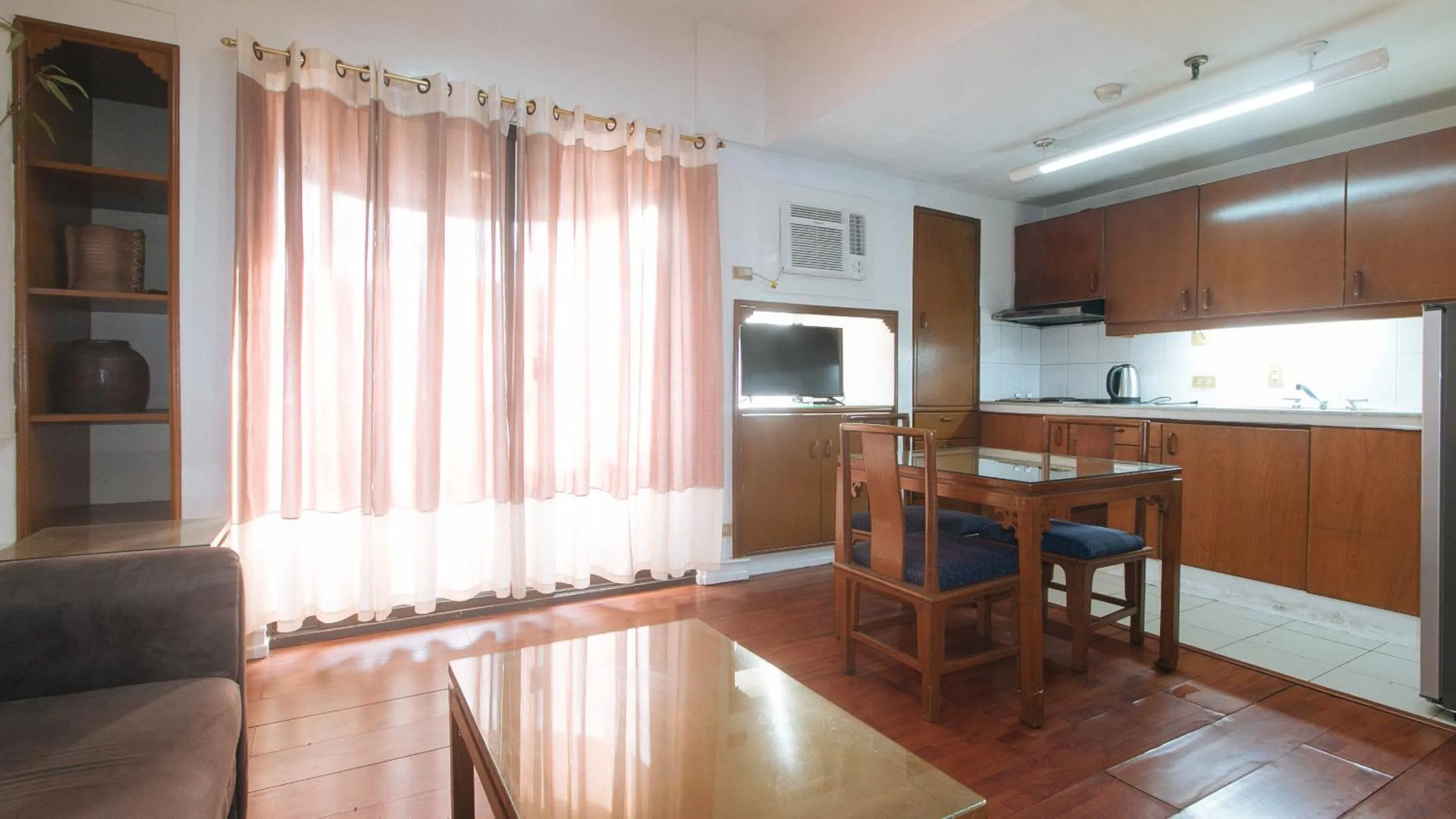 TV and multimedia in Sunette Tower Makati