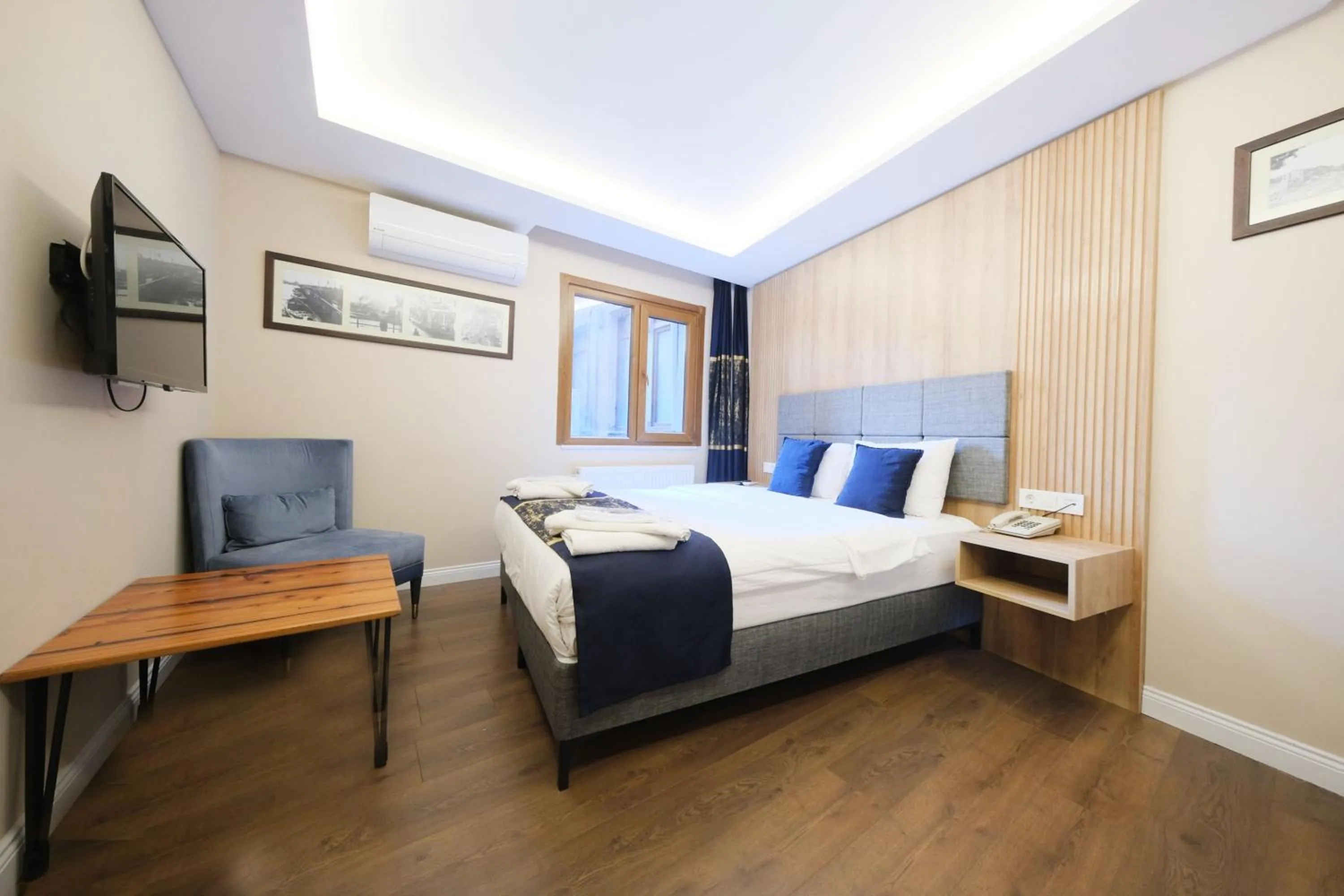 Photo of the whole room in Hotel Martin