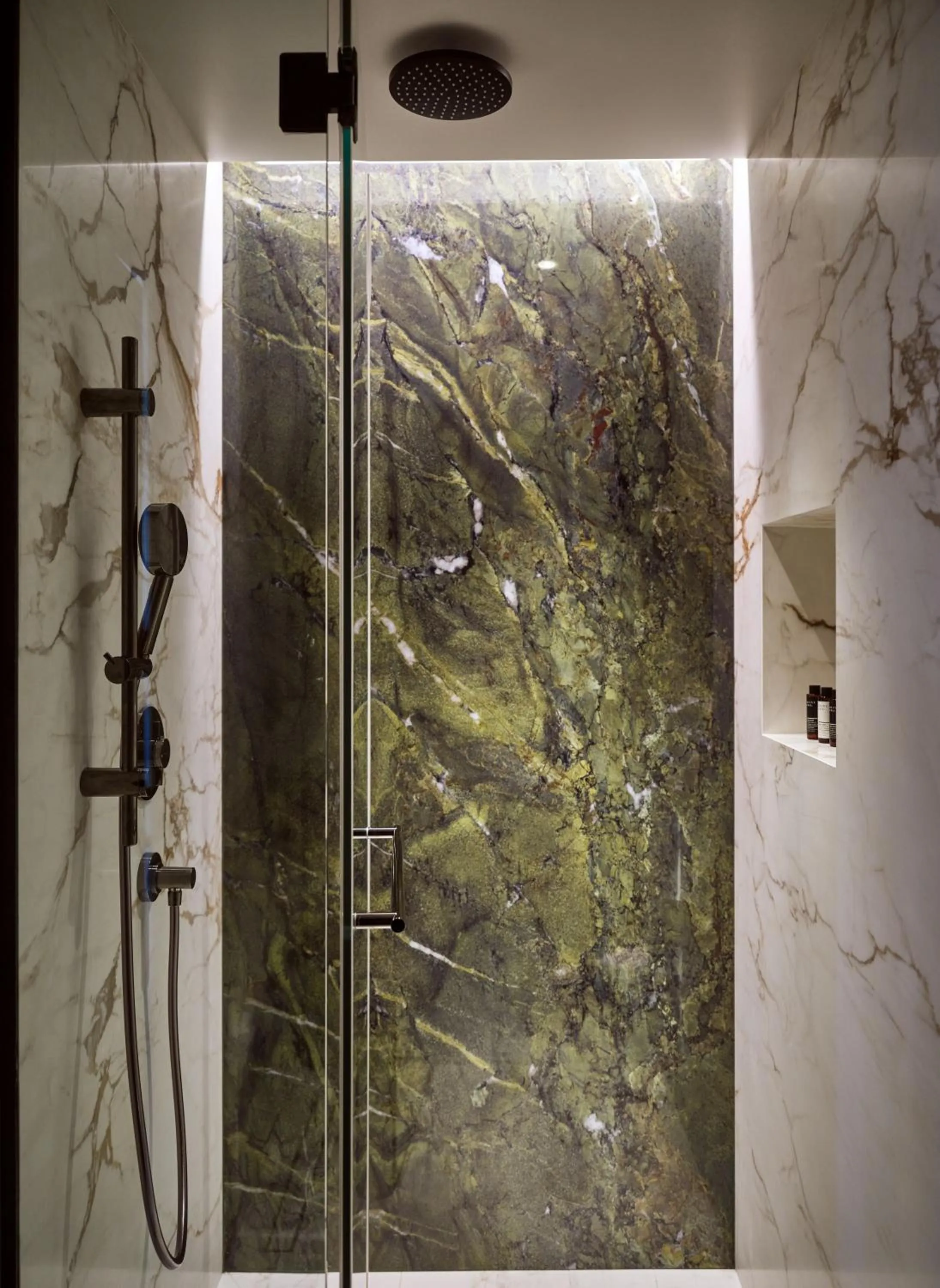 Shower in Eagles Palace - Small Luxury Hotels of the World