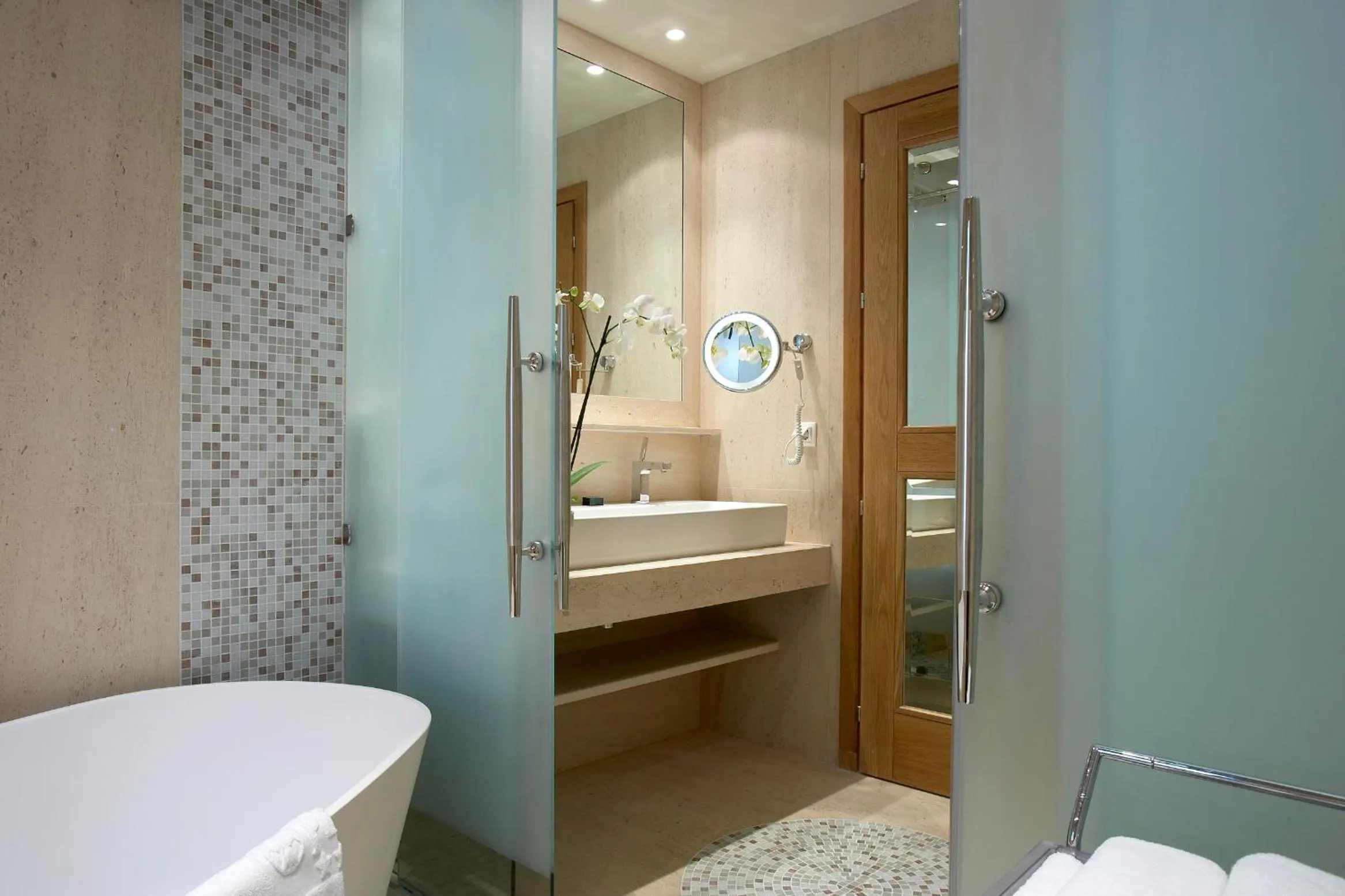 Bathroom in Eagles Palace - Small Luxury Hotels of the World