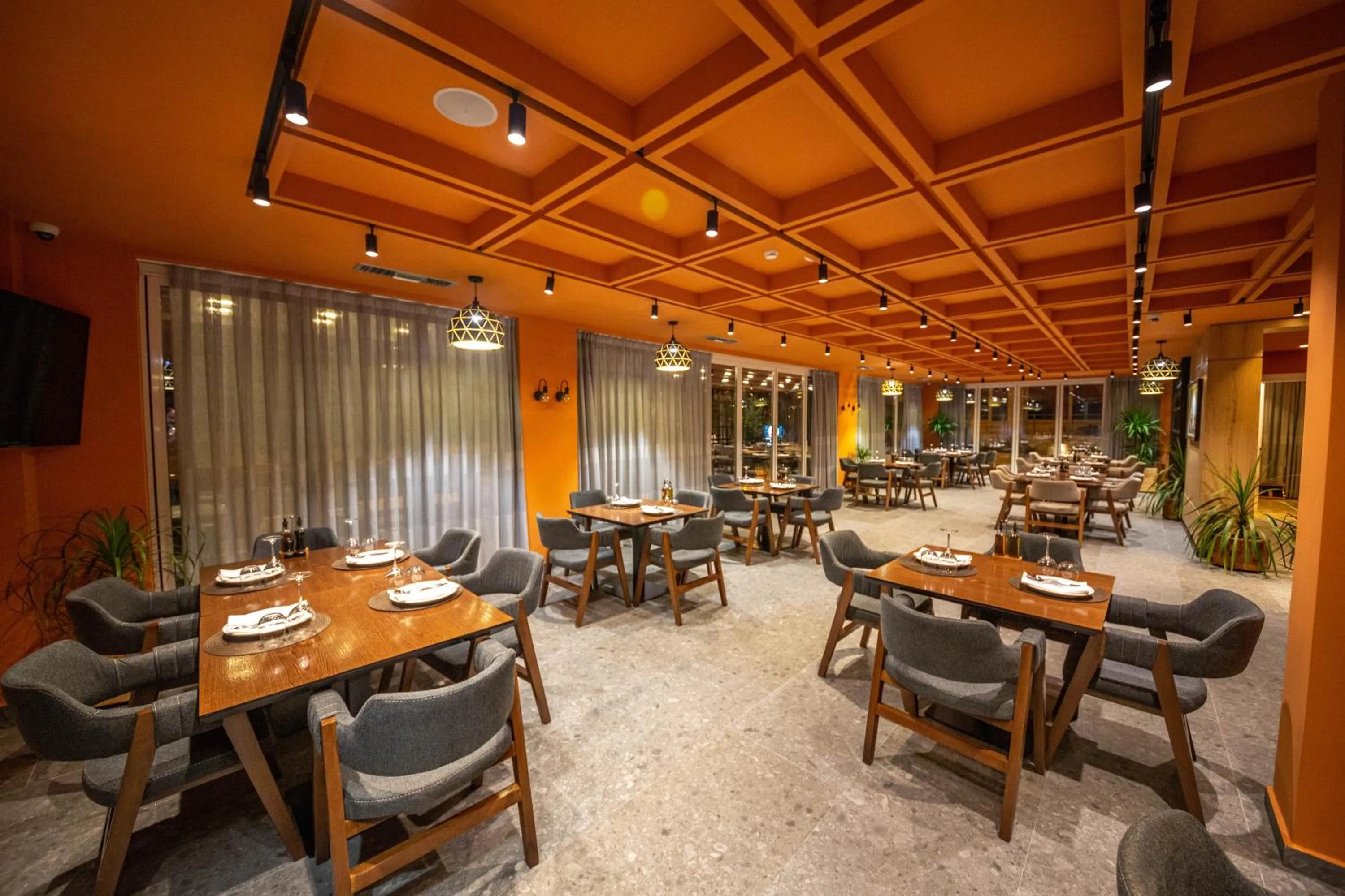 Restaurant/places to eat in Azure Inn Hotel