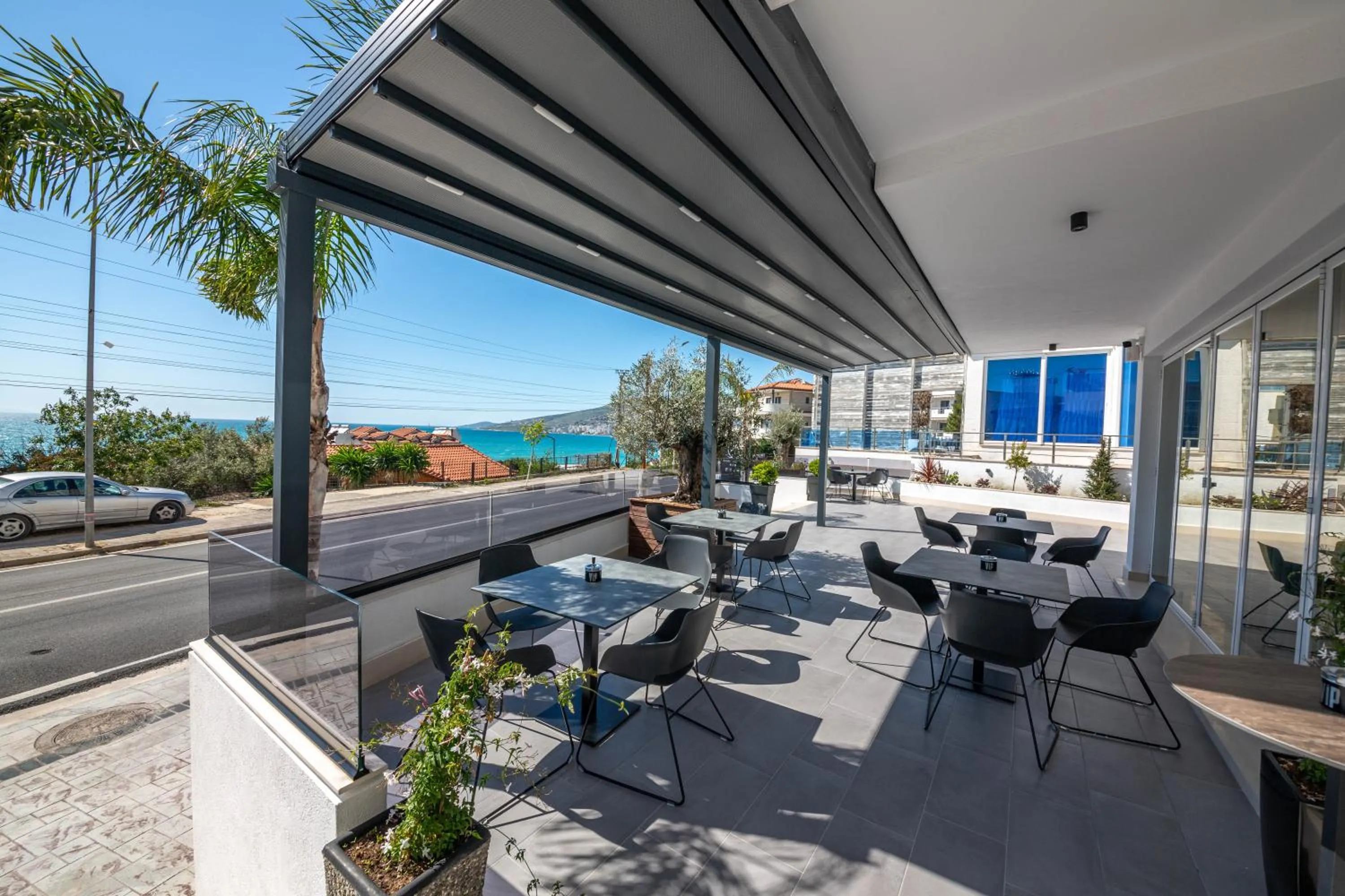 Restaurant/places to eat in Azure Inn Hotel