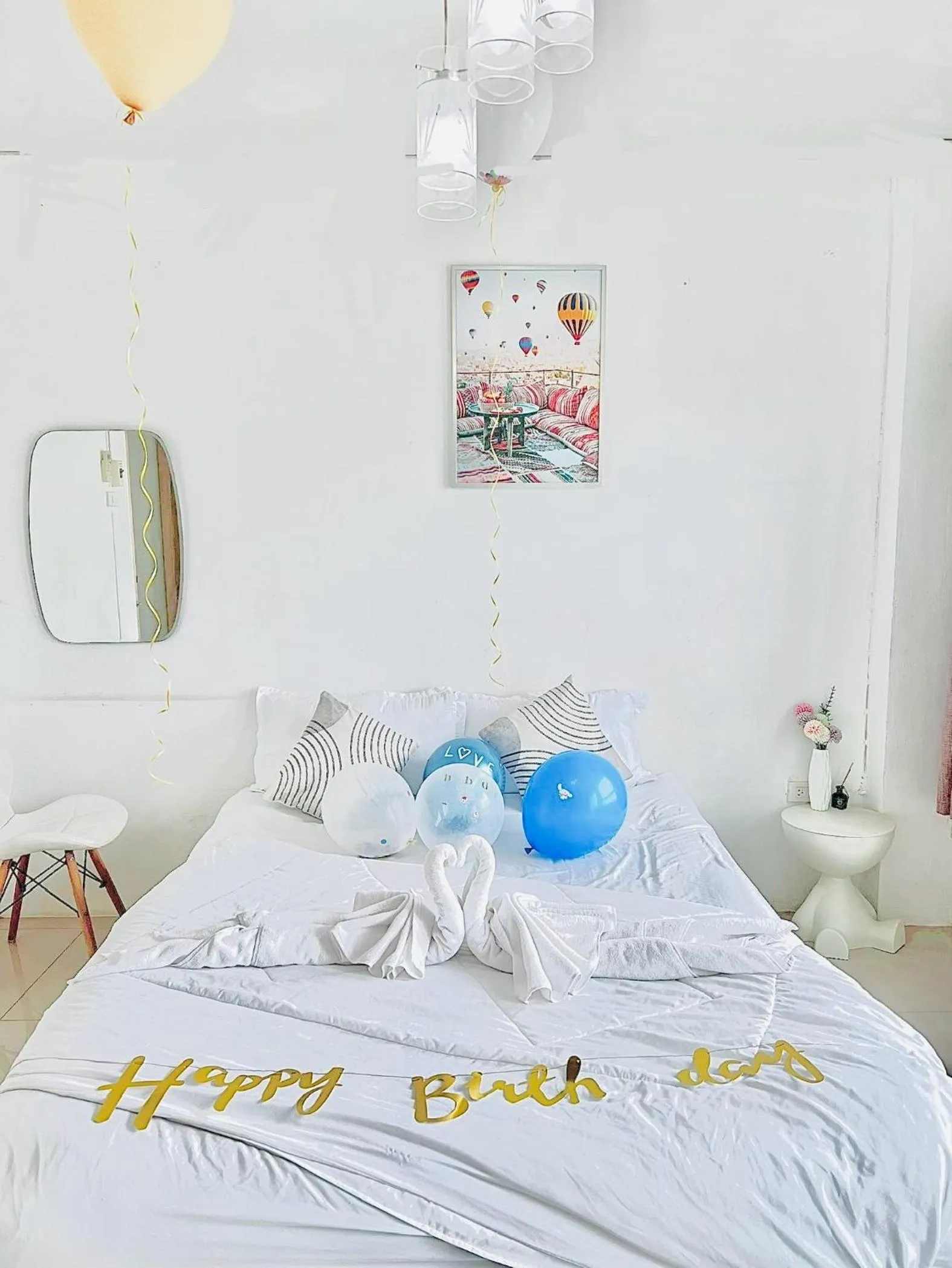 Bed in The Sunset Bangsaen Hotel