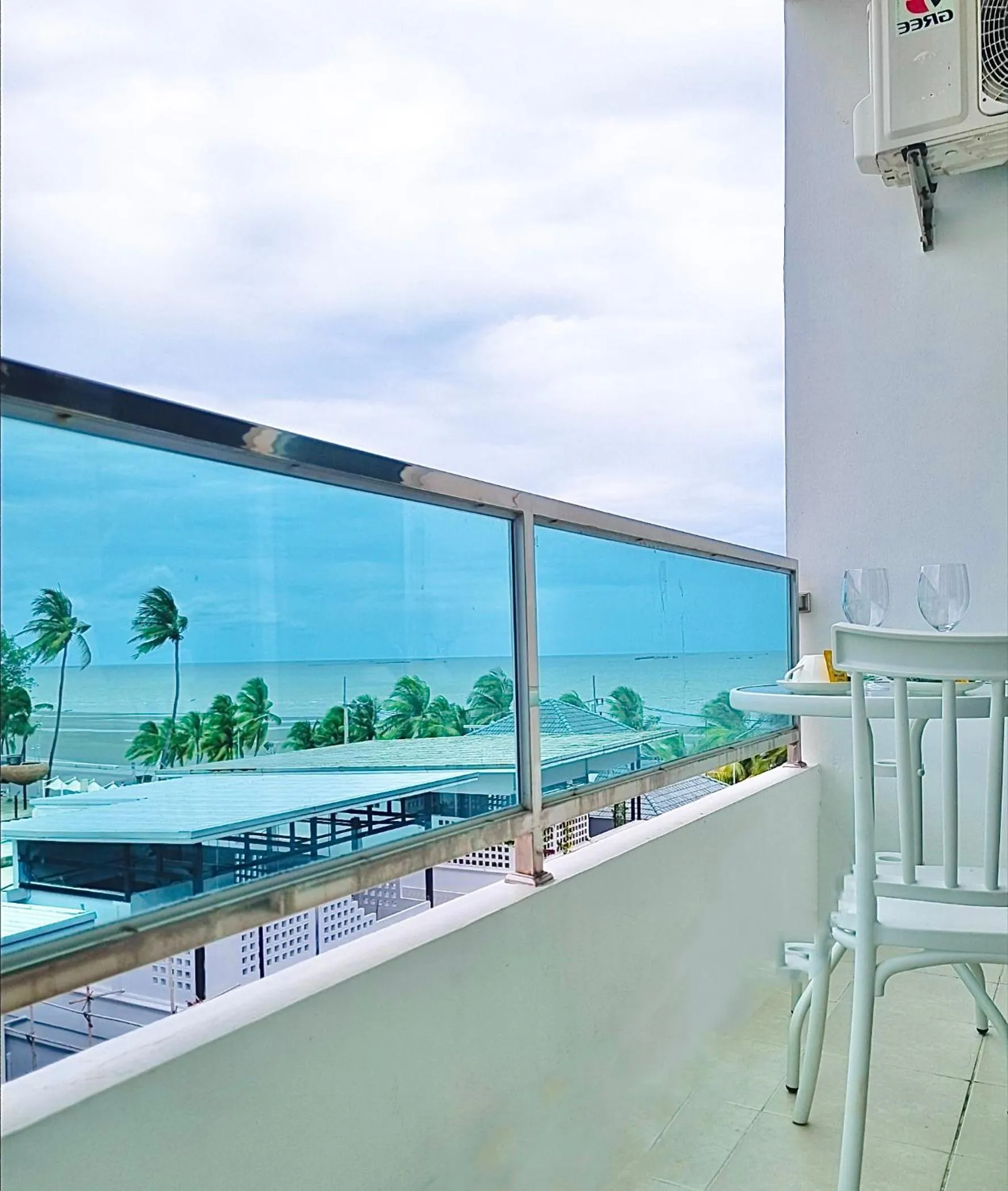 The Sunset Bangsaen Hotel