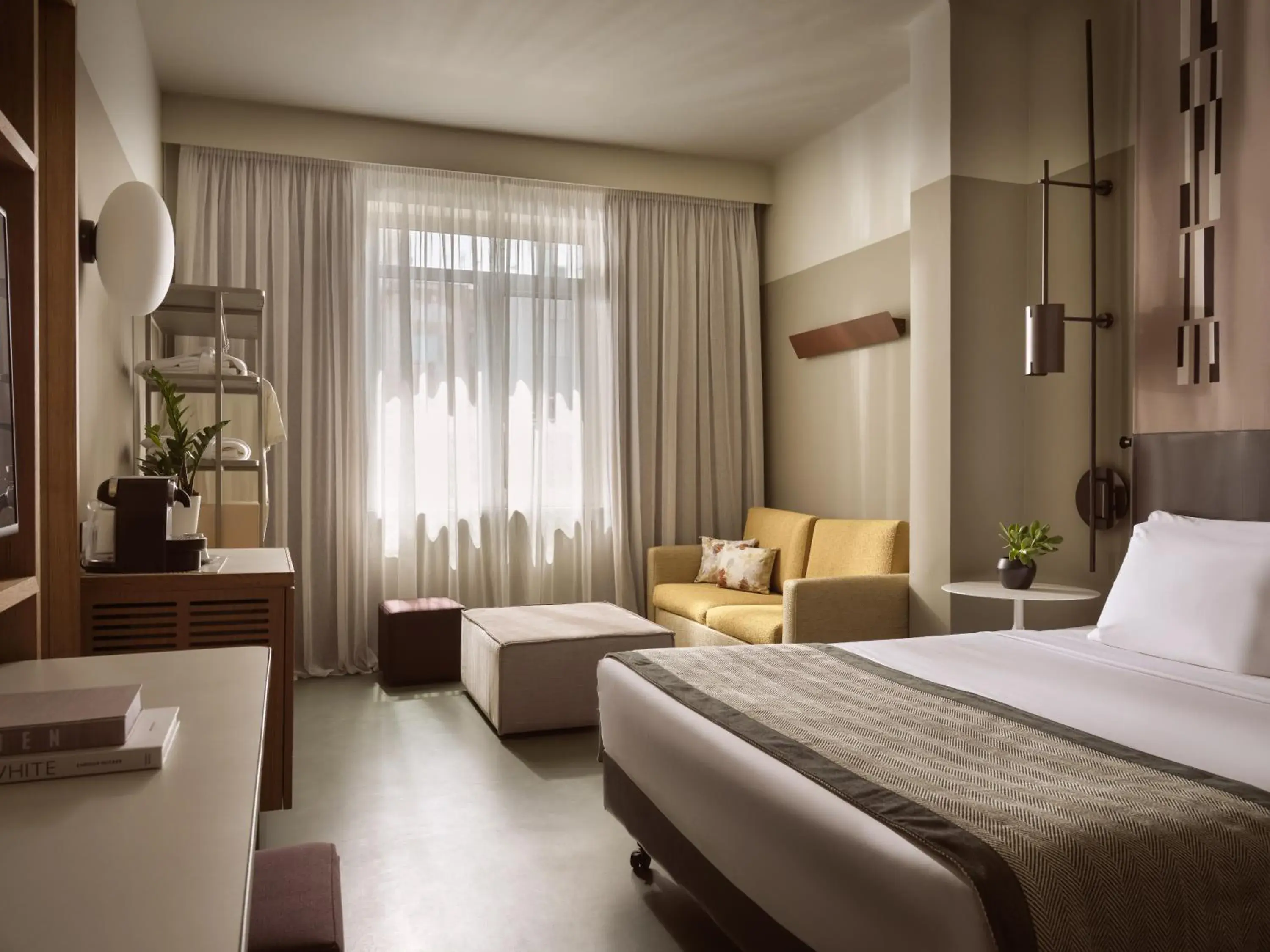 Junior Suite City View in City Hotel Thessaloniki Junior Suite City View in City Hotel Thessaloniki