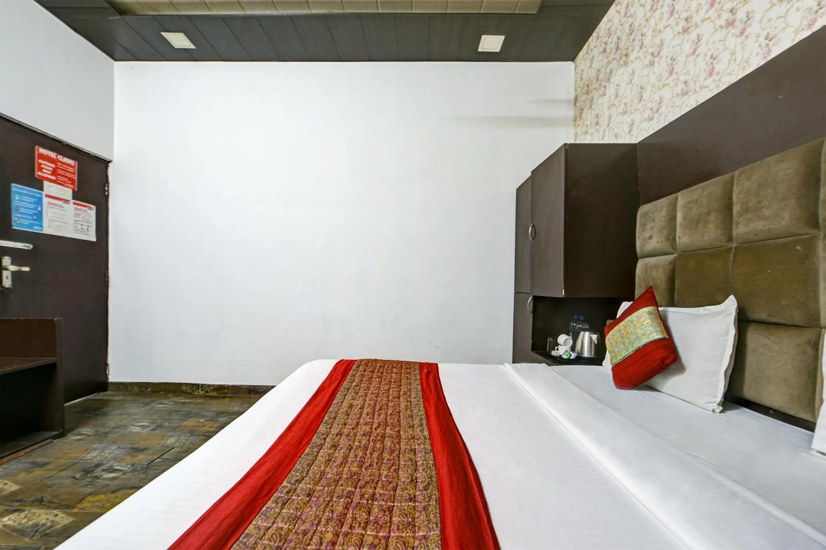 Bed in Hotel Cladis by Quadis - Sector 15 Noida