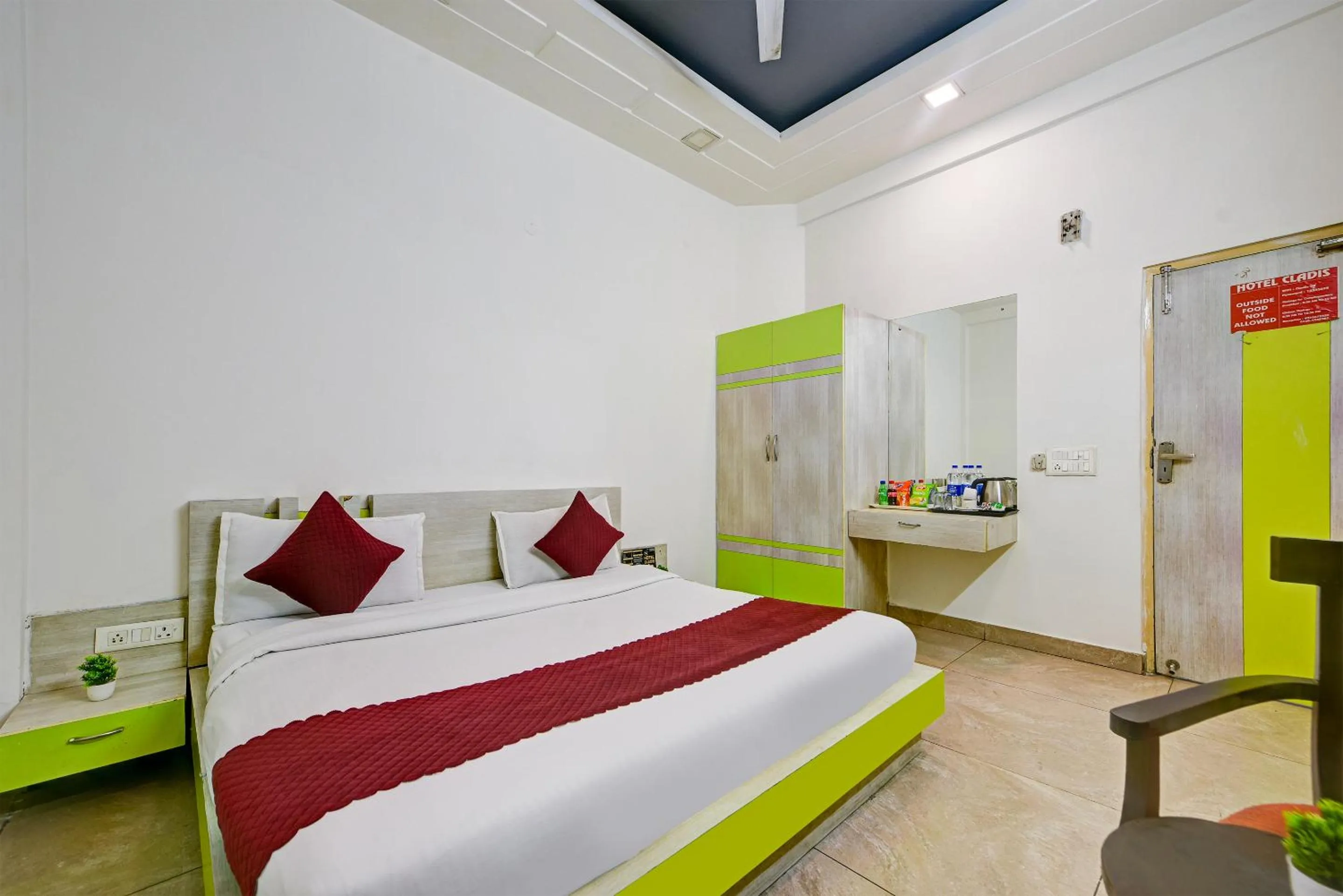 Bed in Hotel Cladis by Quadis - Sector 15 Noida
