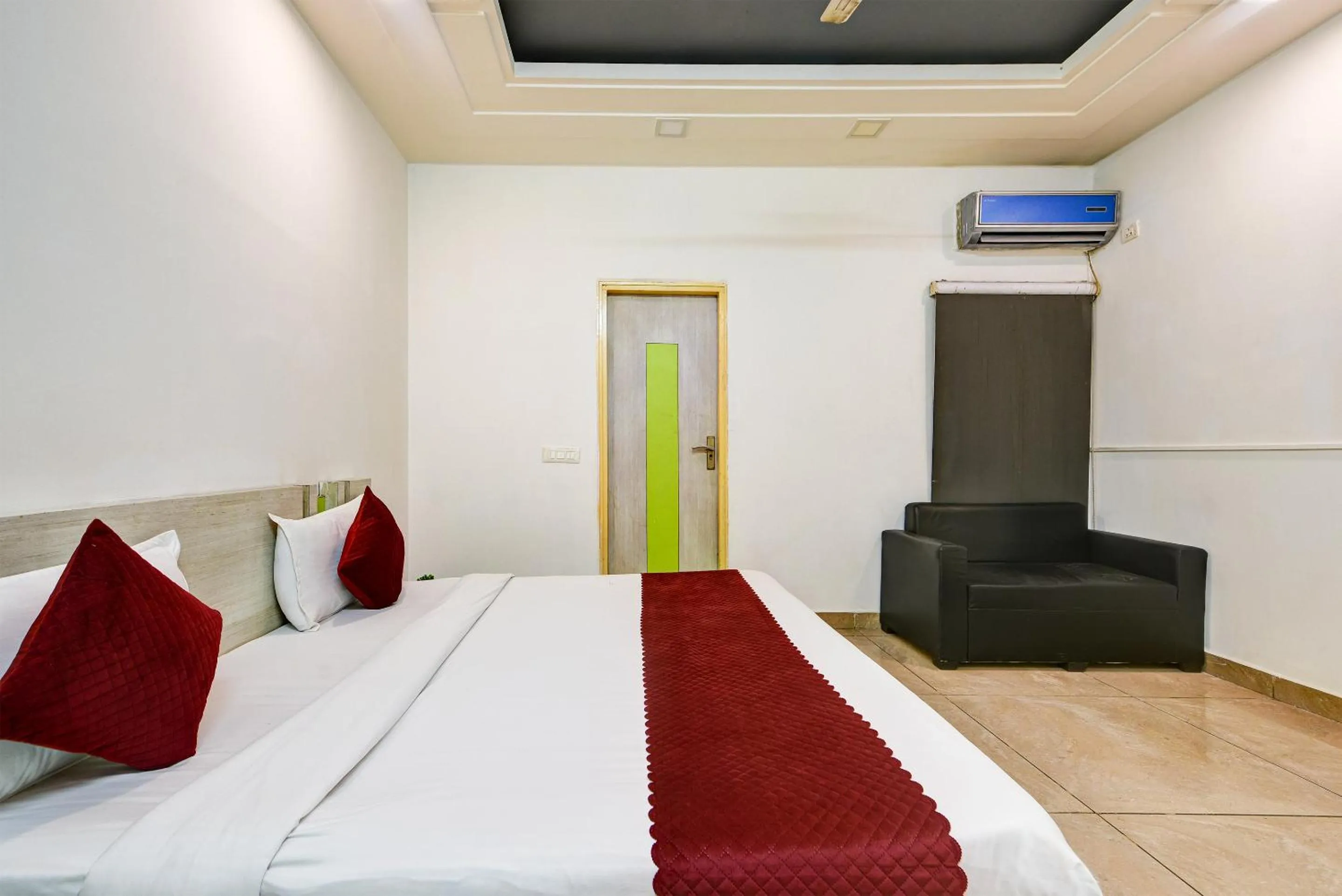 Bed in Hotel Cladis by Quadis - Sector 15 Noida