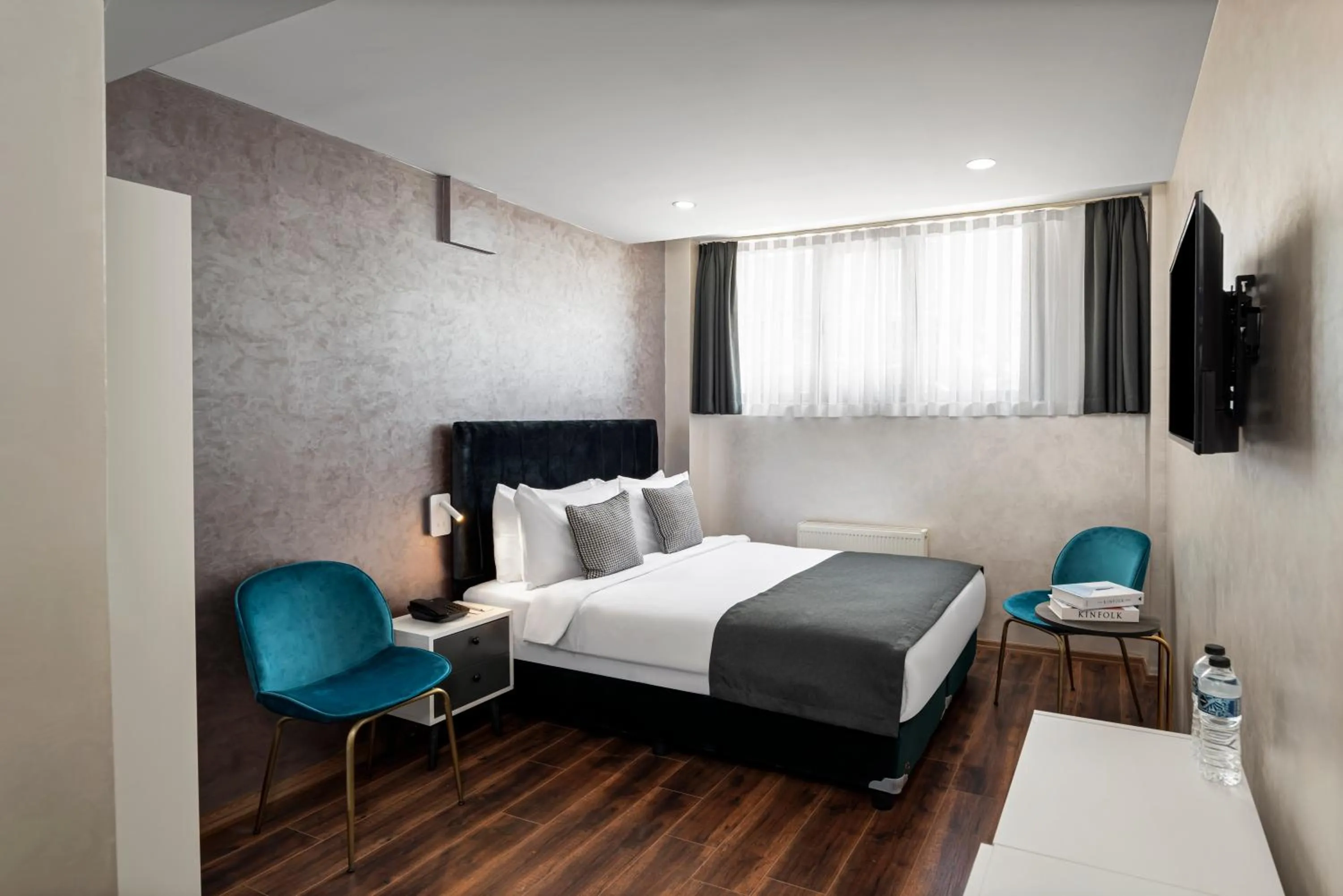 Photo of the whole room, Bed in İstanbul Efes Hotel