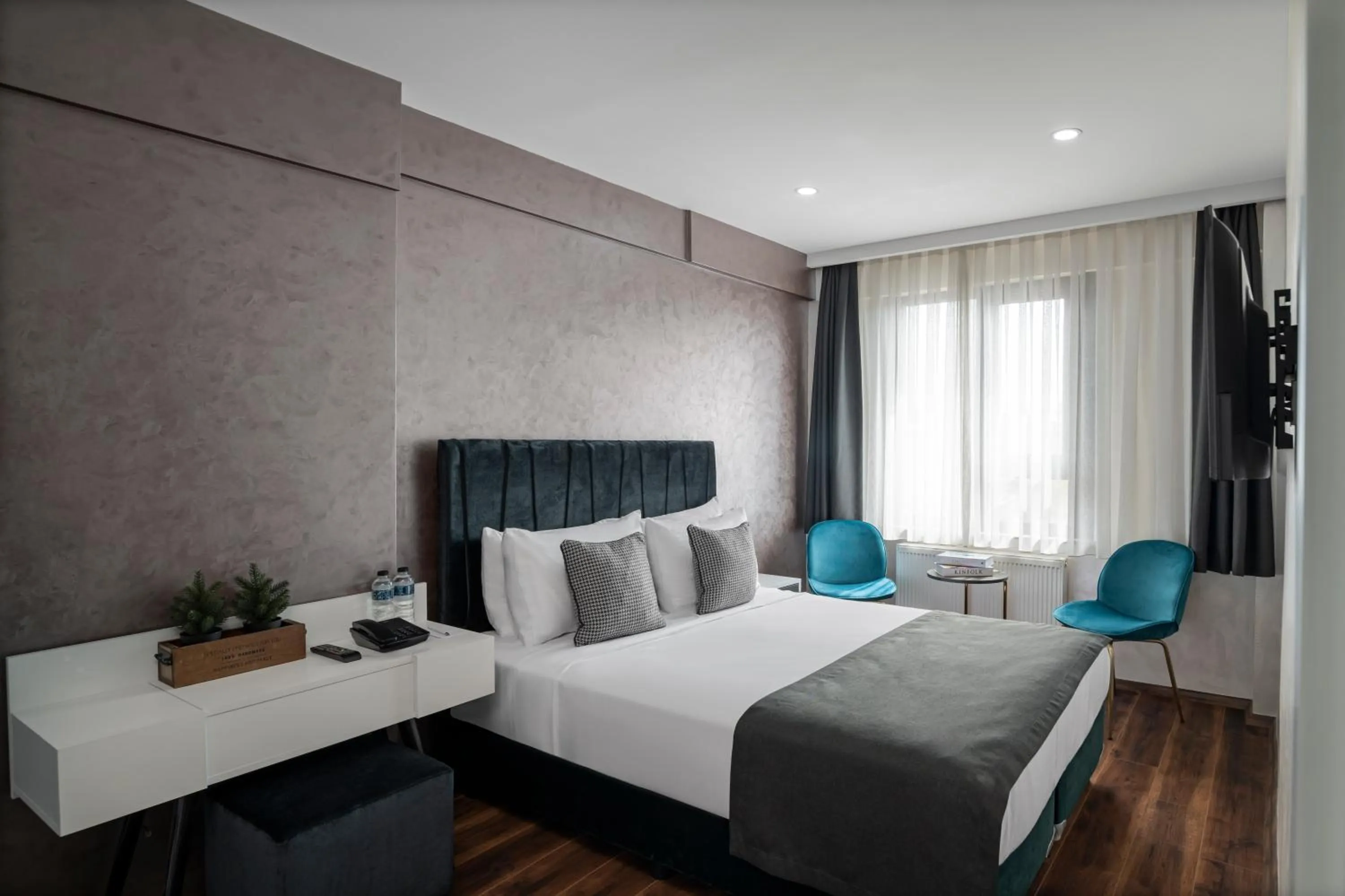 Photo of the whole room, Bed in İstanbul Efes Hotel