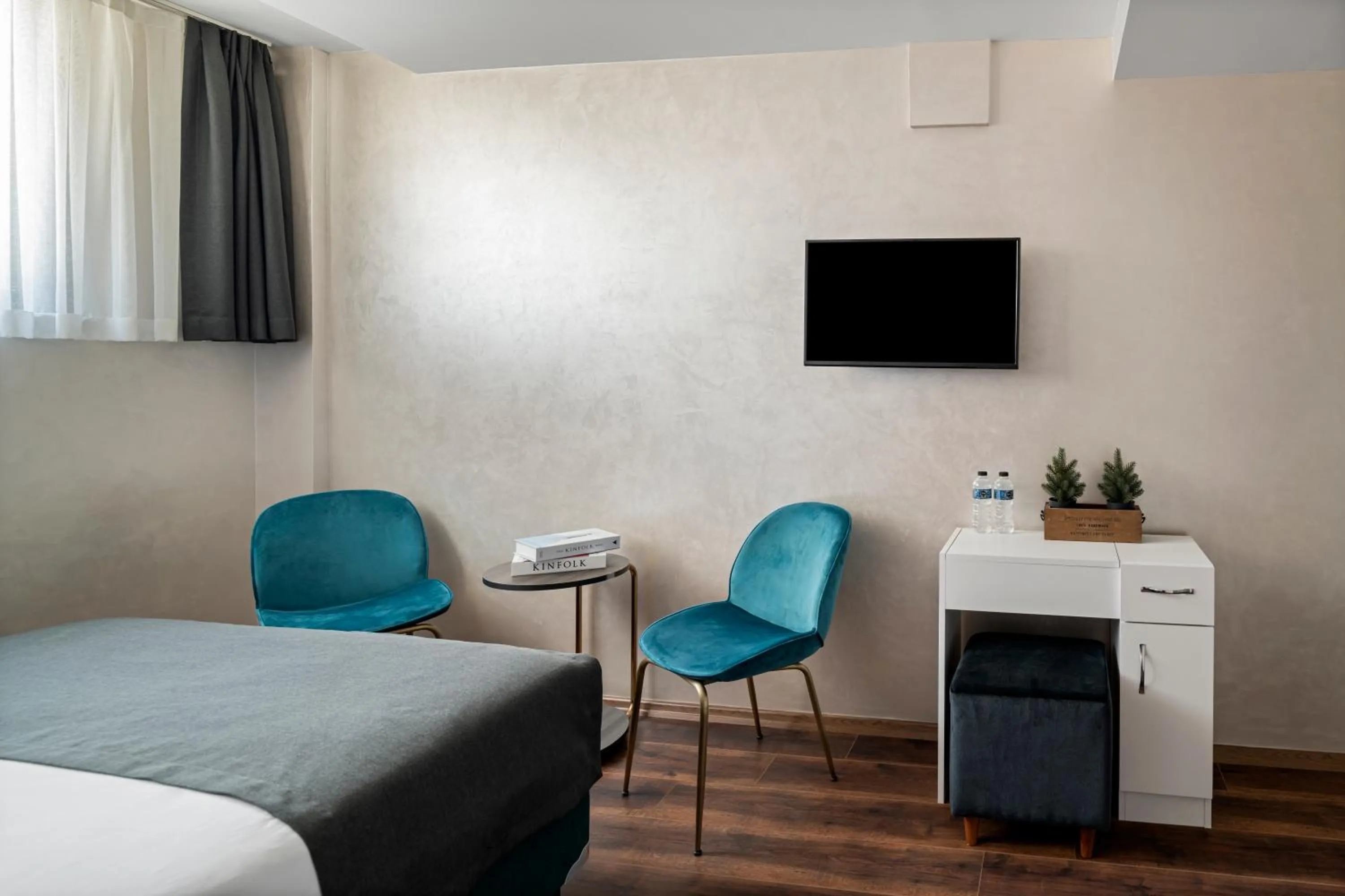 Photo of the whole room, Bed in İstanbul Efes Hotel