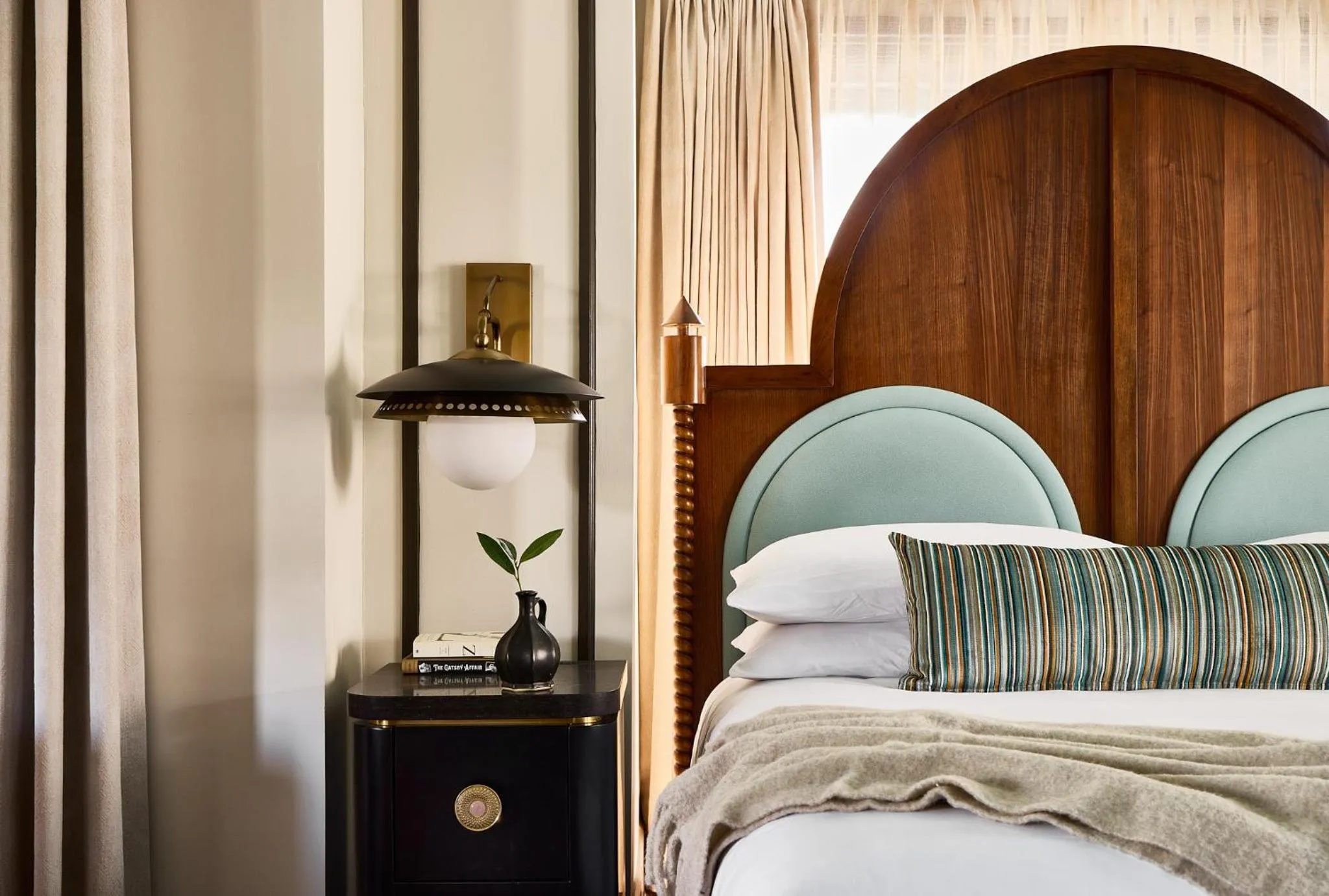 Bed in Zelda Dearest