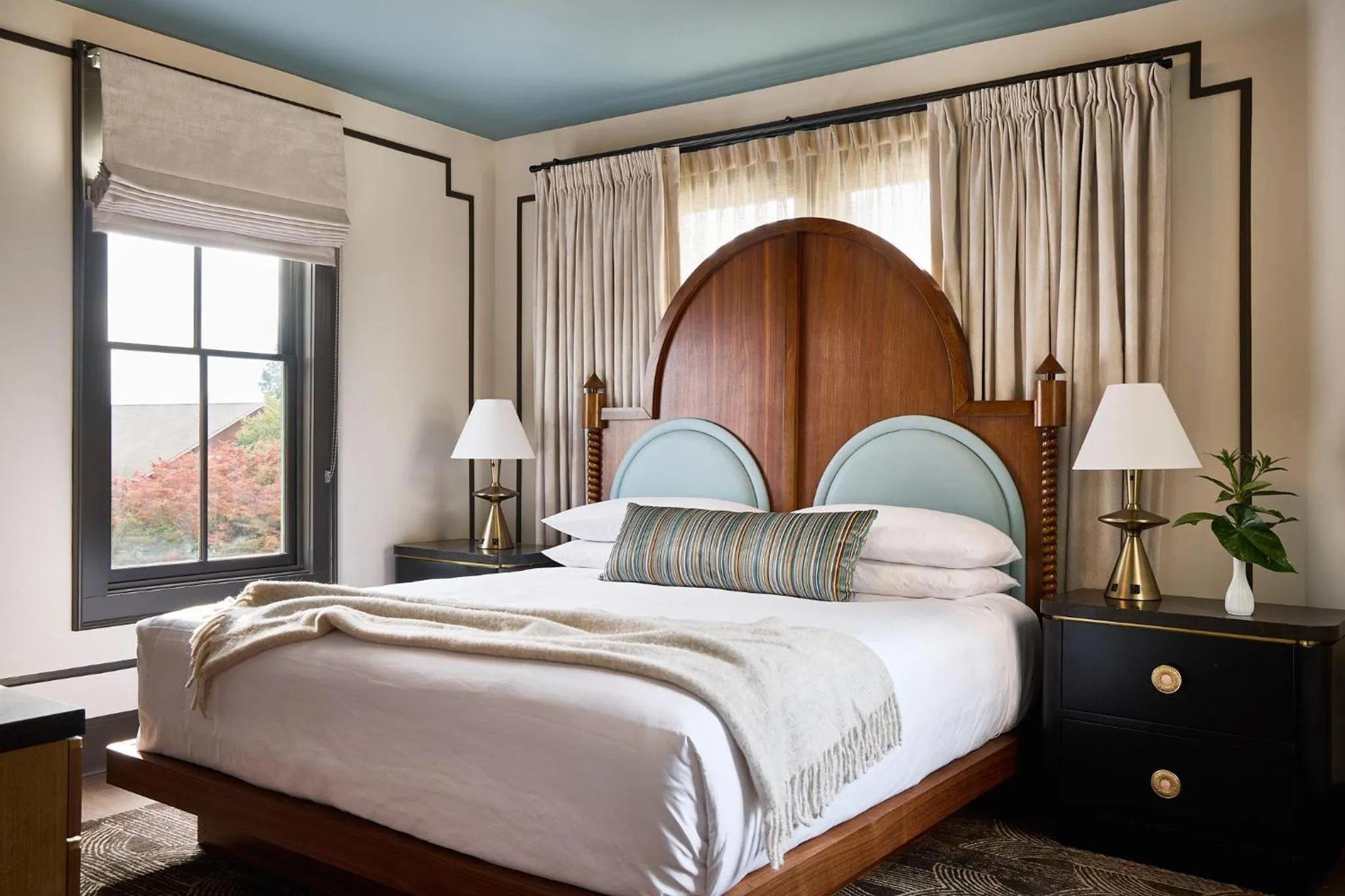 Bed in Zelda Dearest