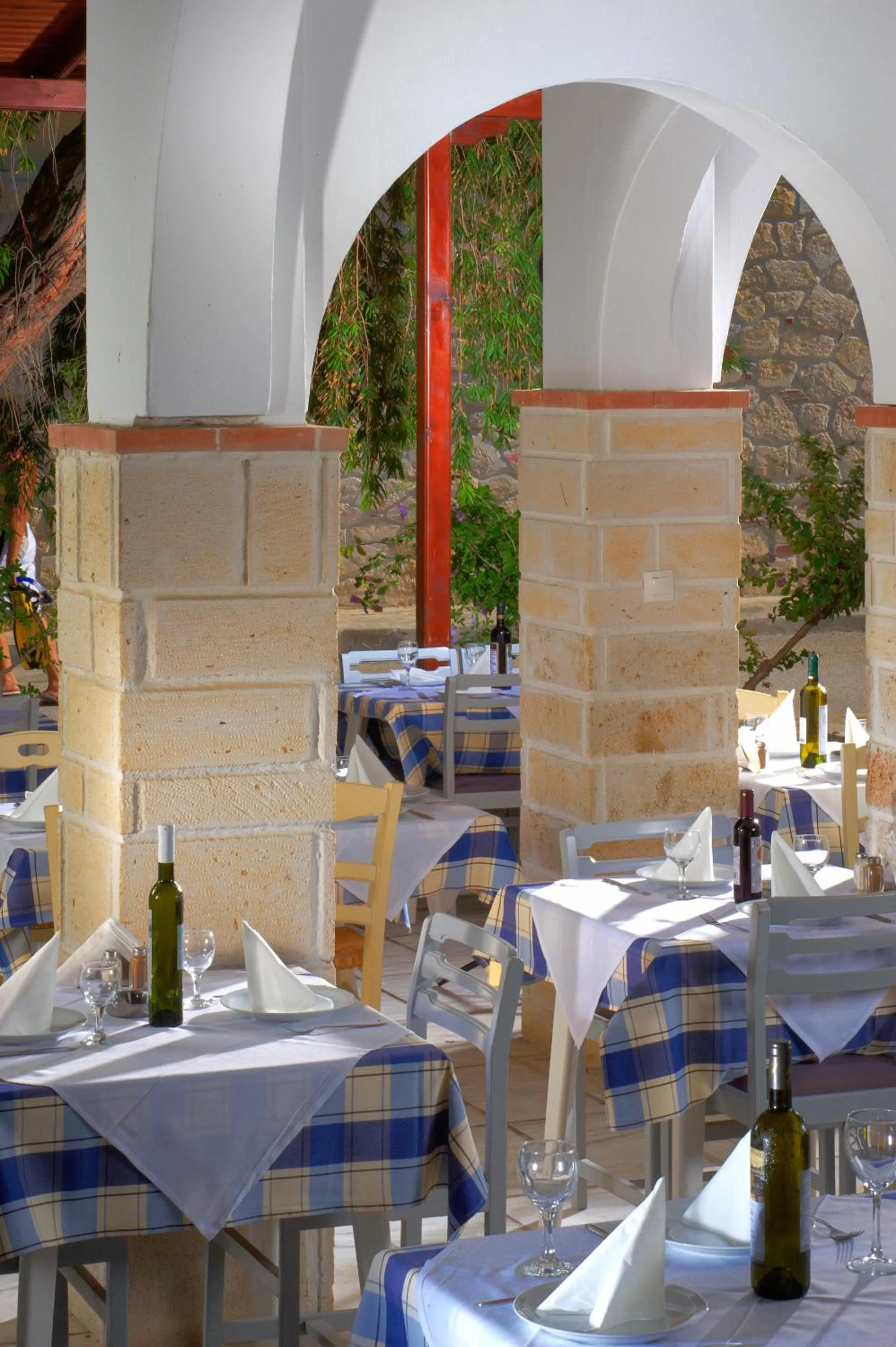 Restaurant/places to eat in Portes Beach Hotel