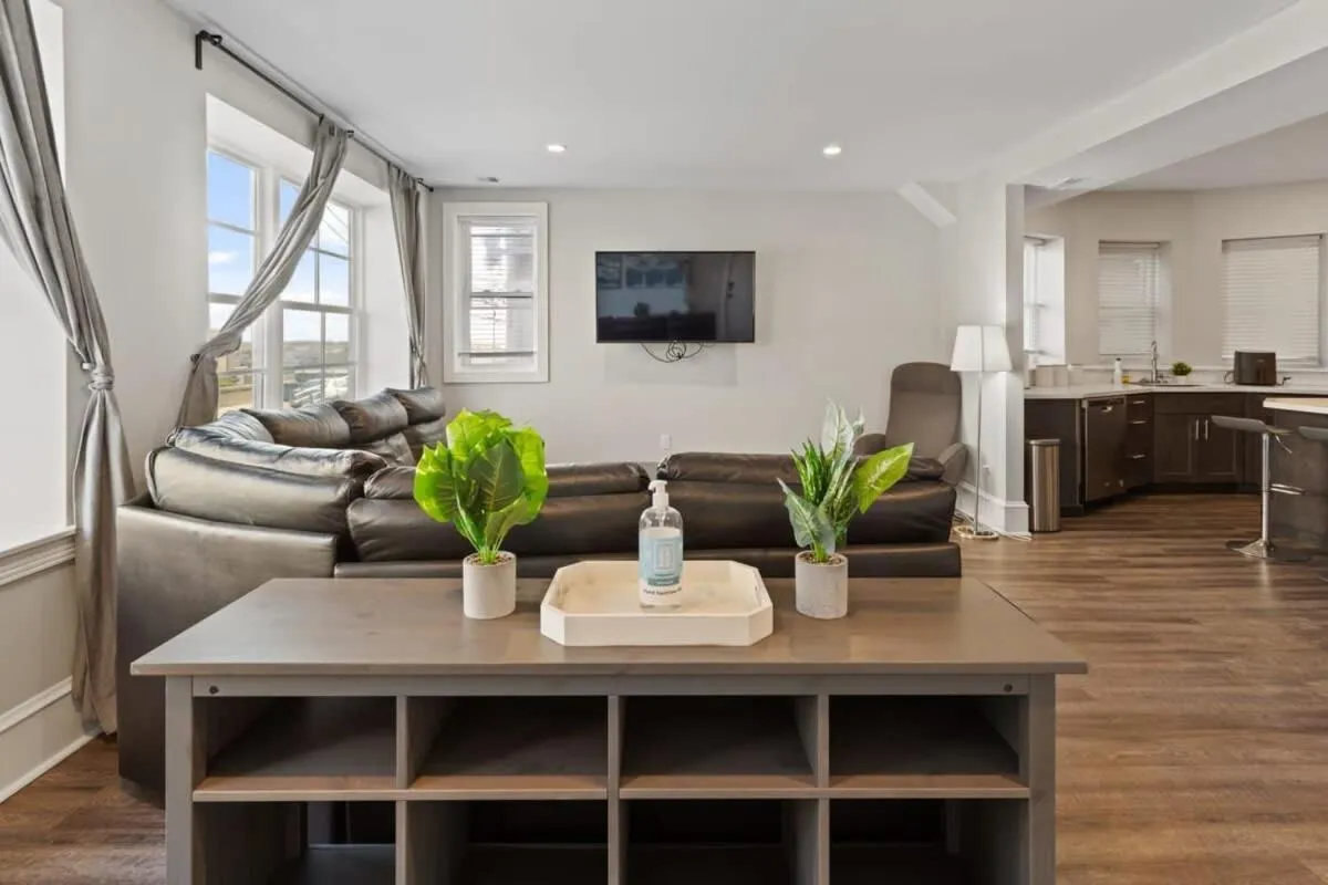 Luxurious 8BR Beach Duplex w Ocean Views