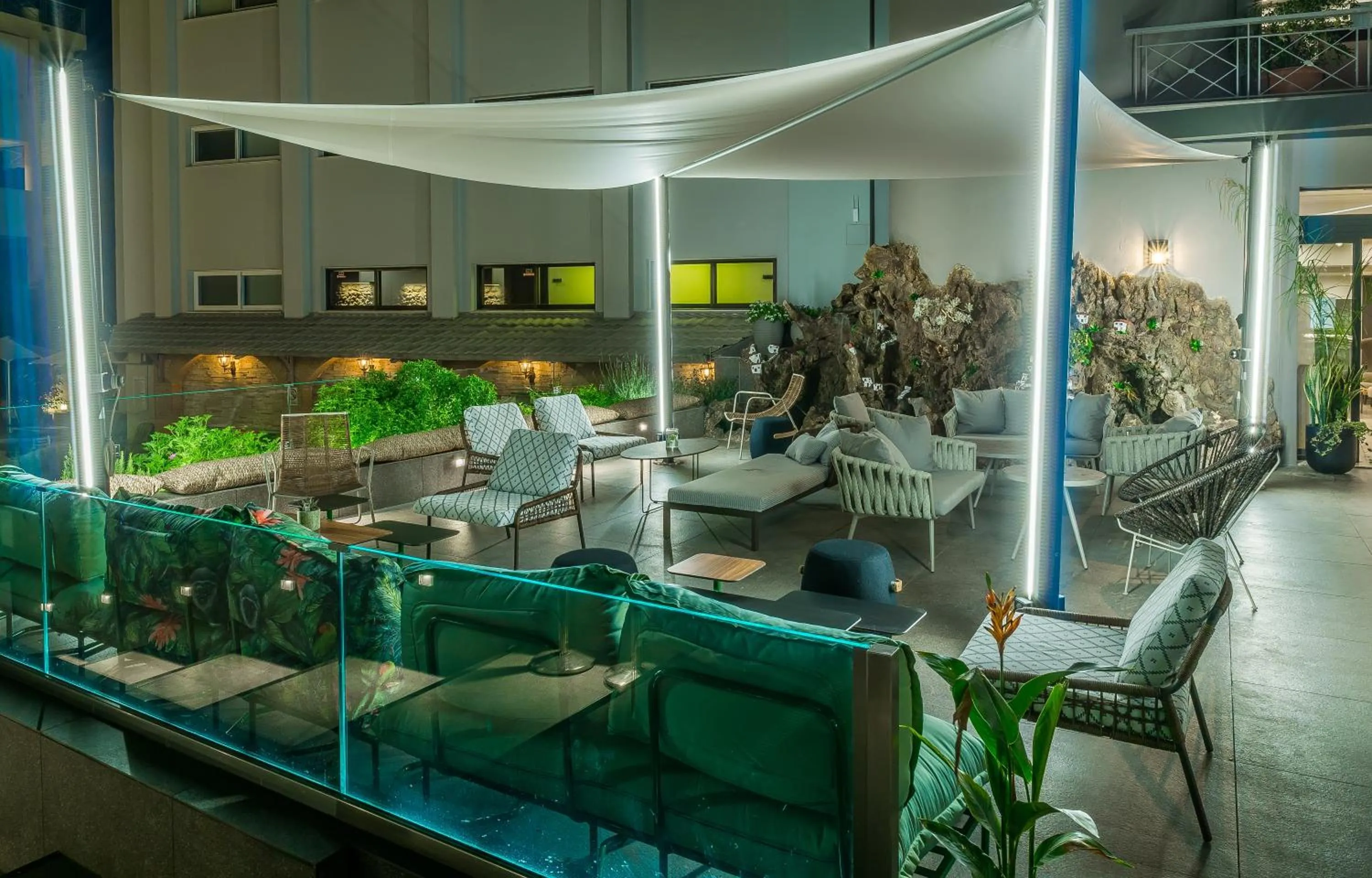 Patio in Palmyra Beach Hotel