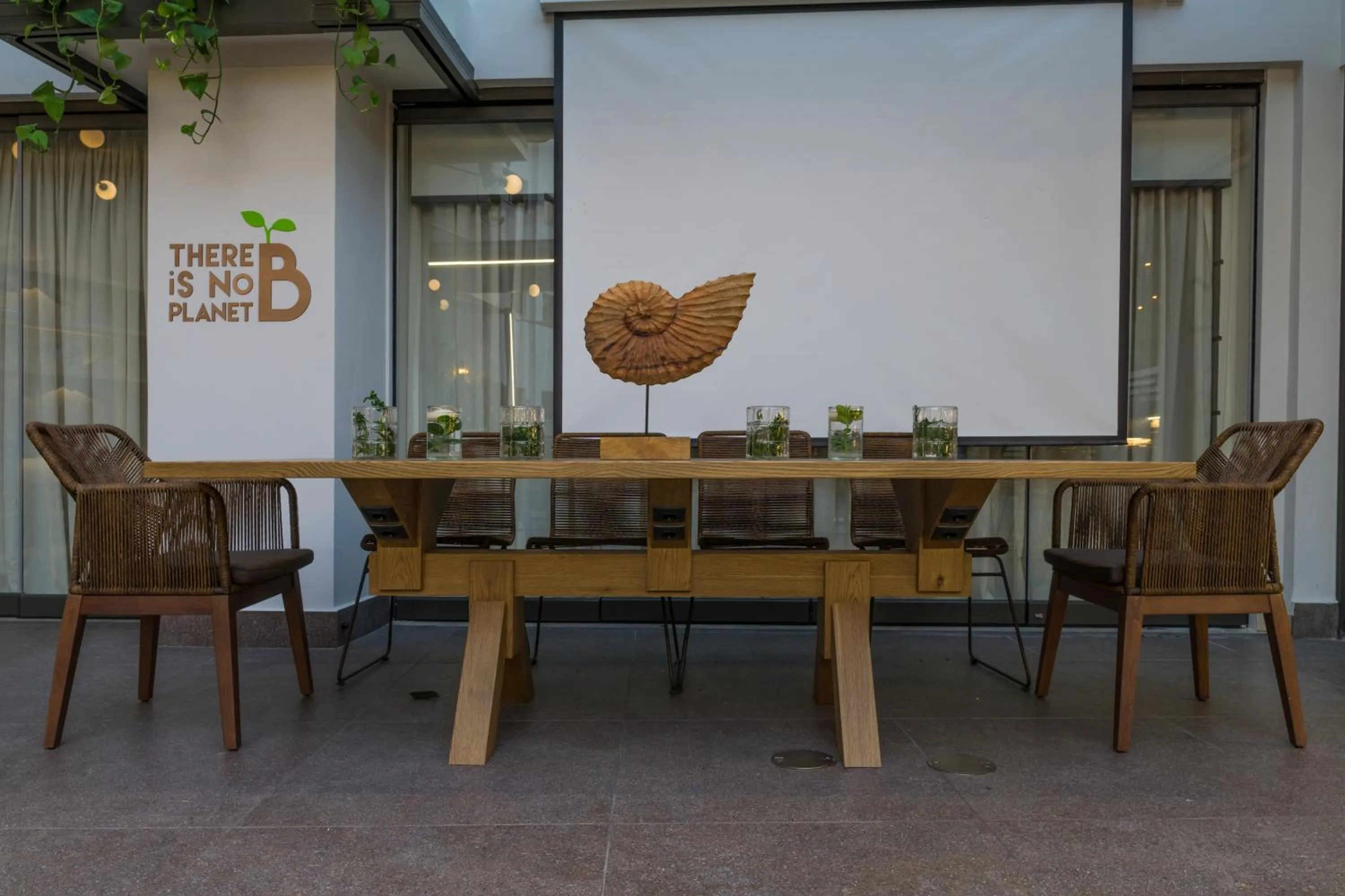 Restaurant/places to eat in Palmyra Beach Hotel