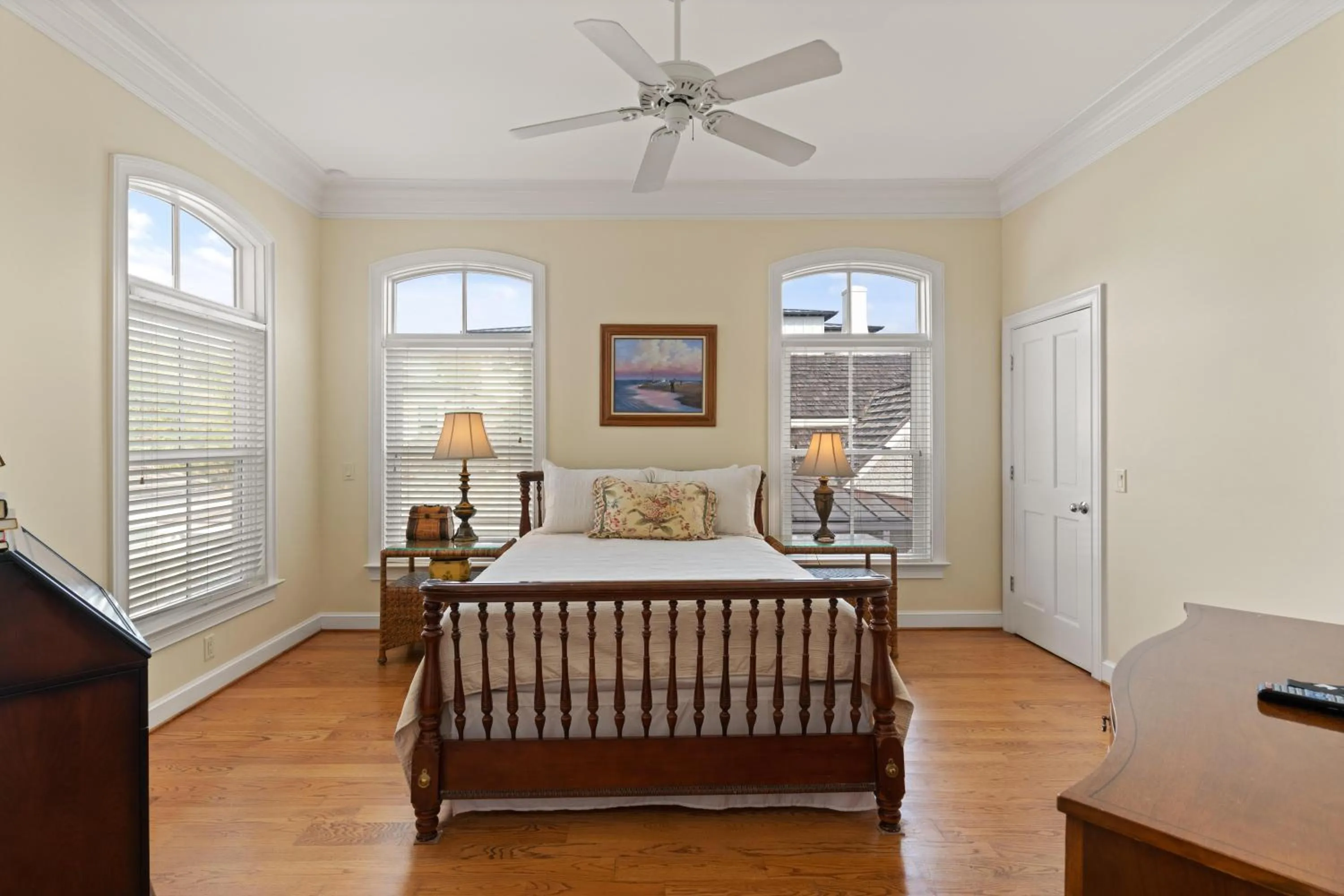 Bed in Wolfe Cottage - Ocean View - 2225 Bruce Drive