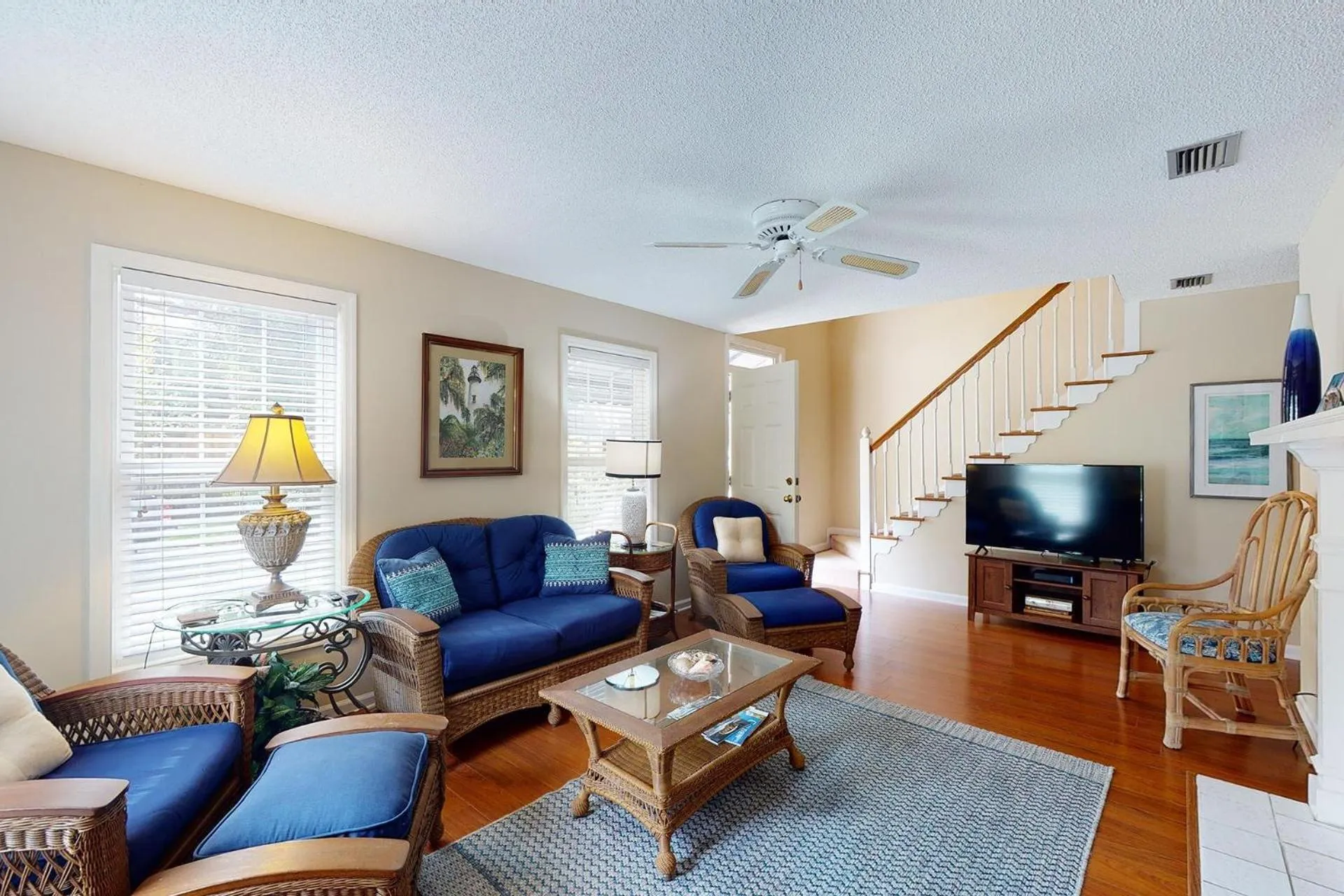 Coastal Cottage - 111 Mews Circle