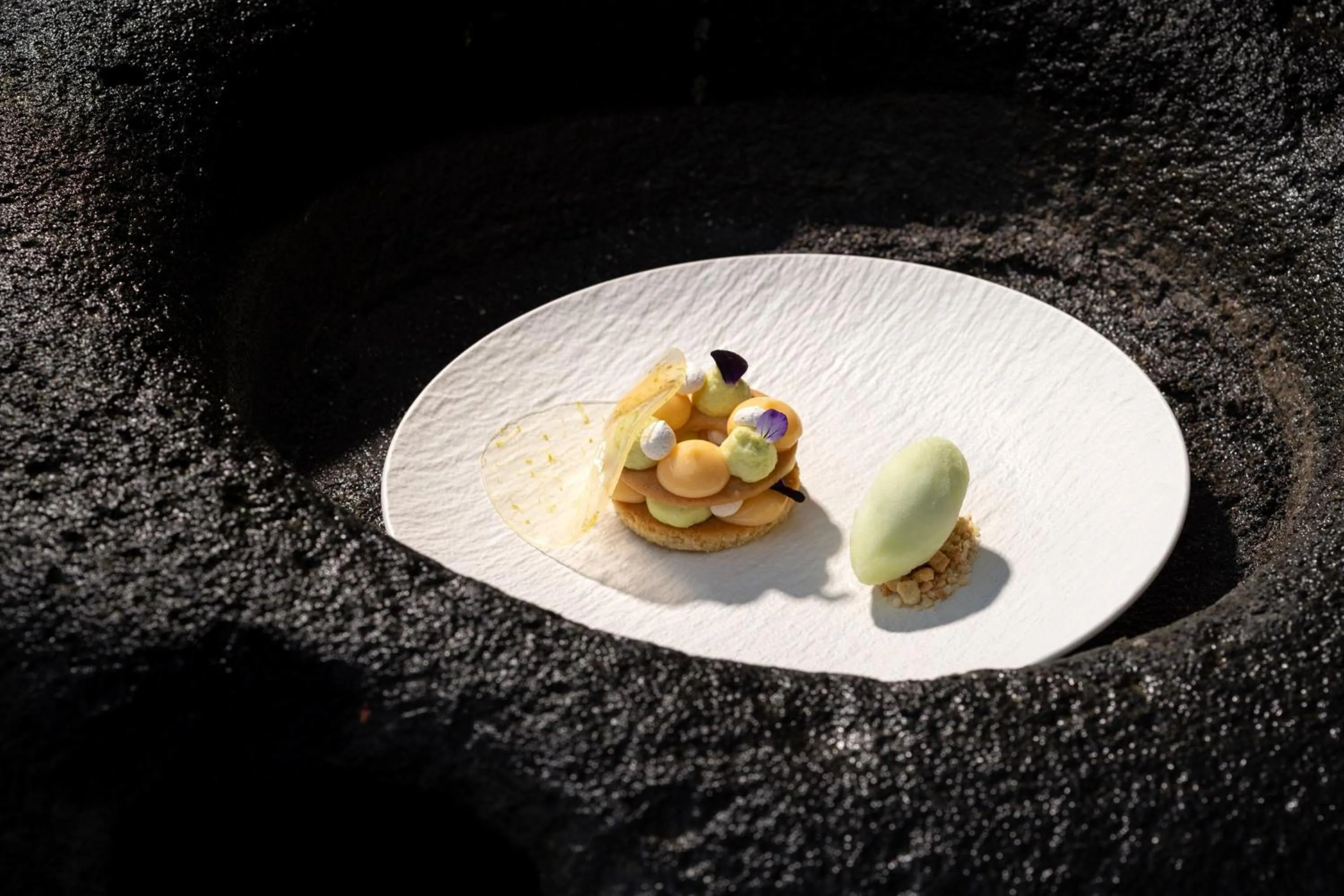 Restaurant/places to eat in Vedema, a Luxury Collection Resort, Santorini