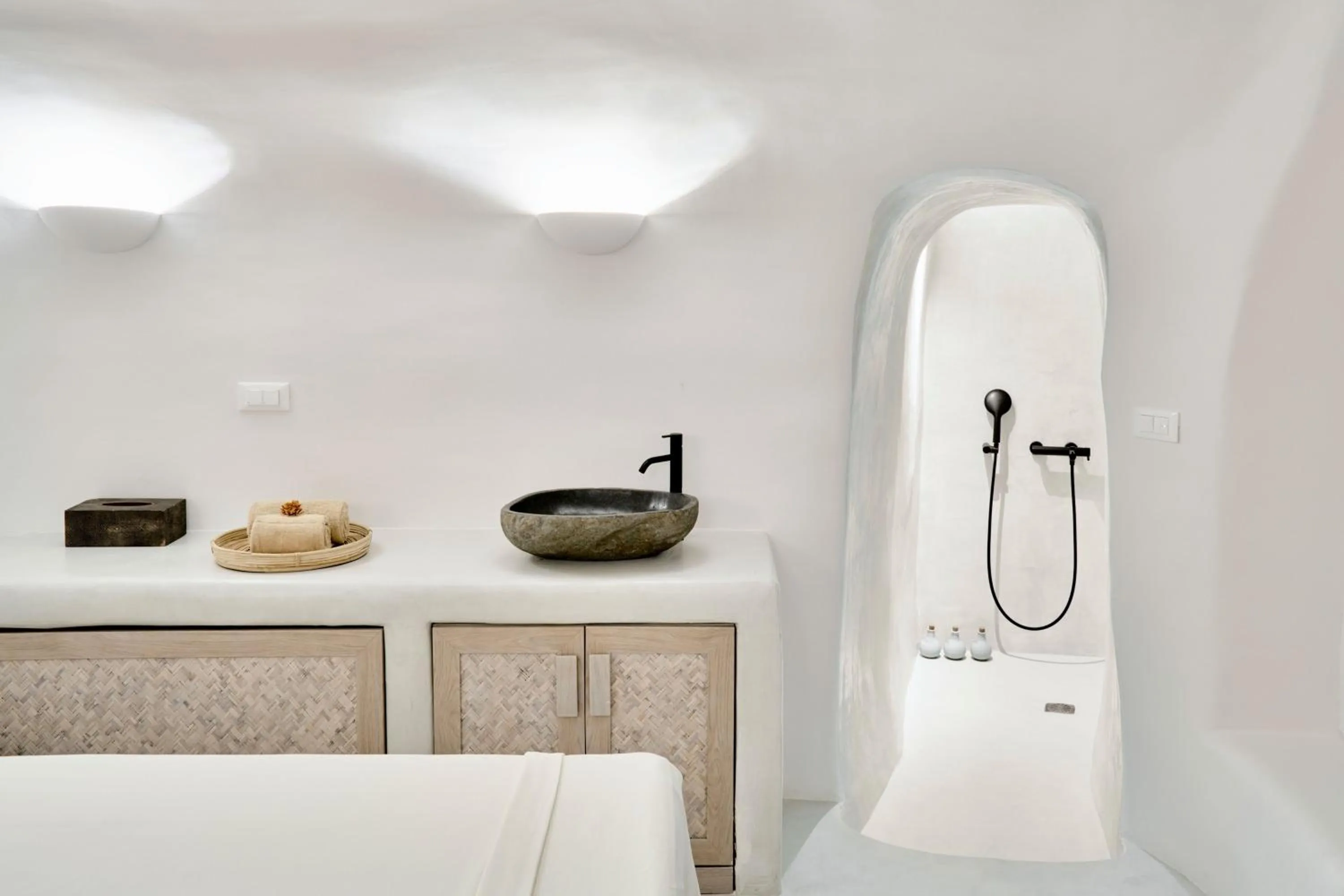 Spa and wellness centre/facilities in Vedema, a Luxury Collection Resort, Santorini