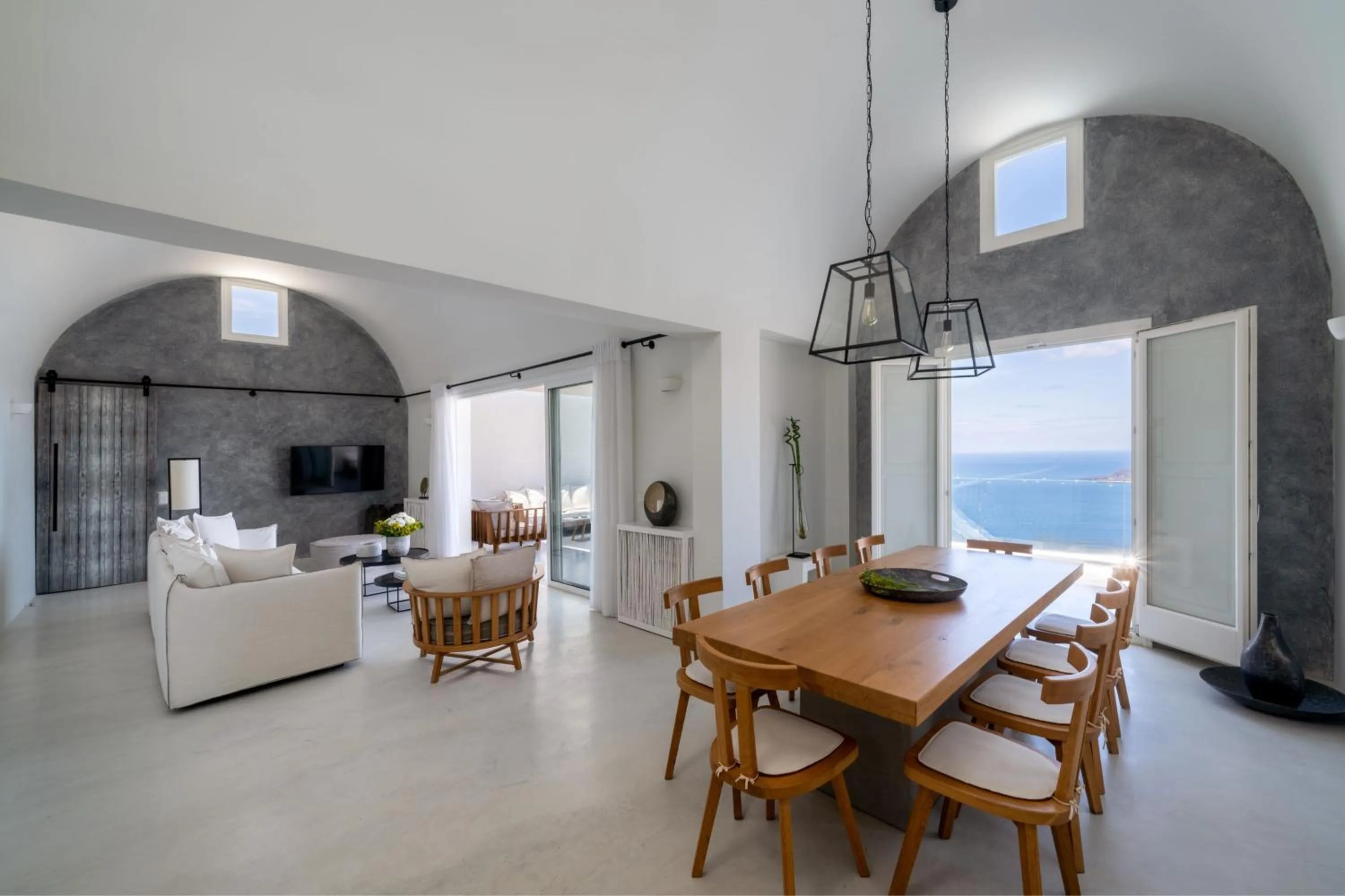 Communal lounge/ TV room in Vedema, a Luxury Collection Resort, Santorini