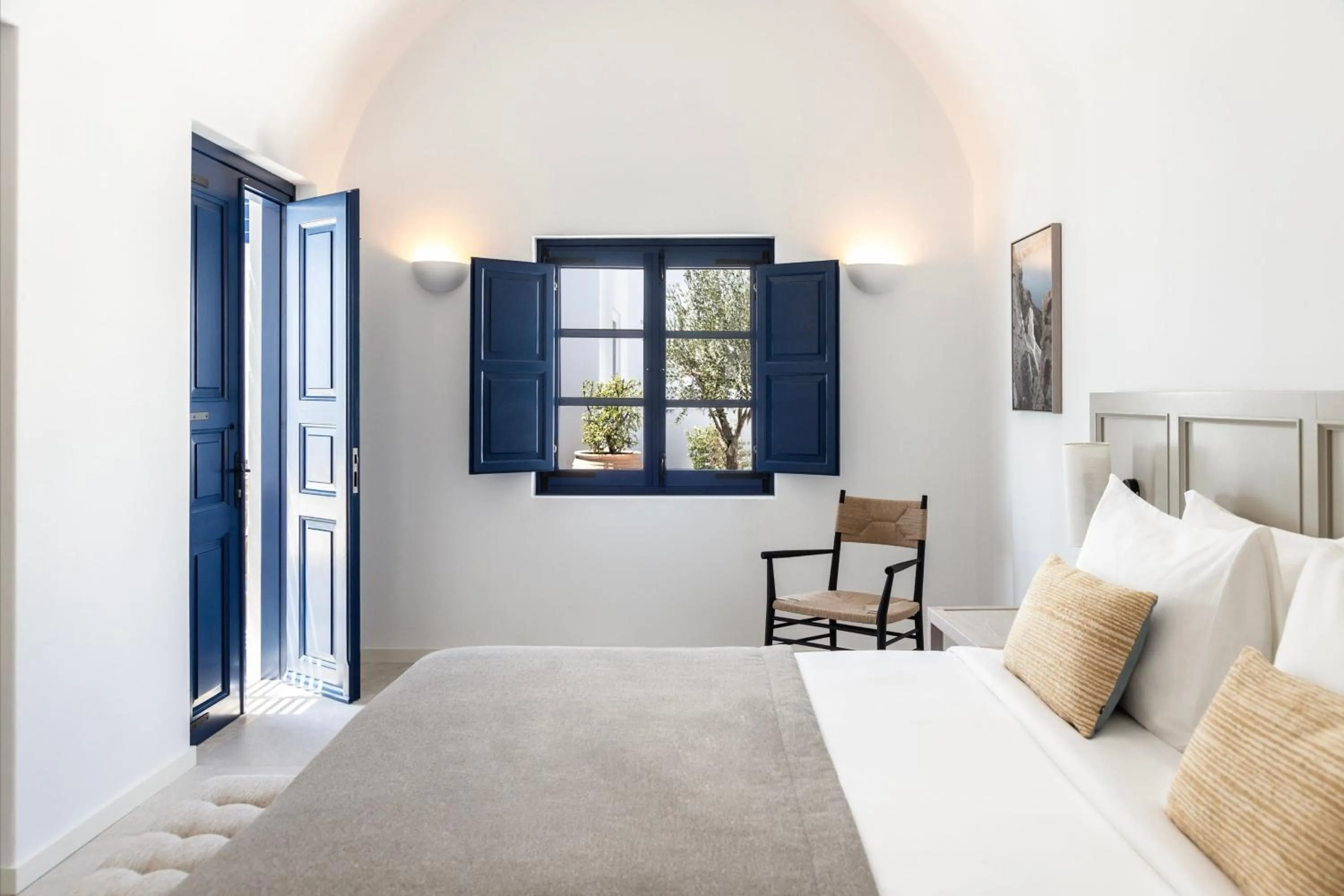 Photo of the whole room, Bed in Vedema, a Luxury Collection Resort, Santorini